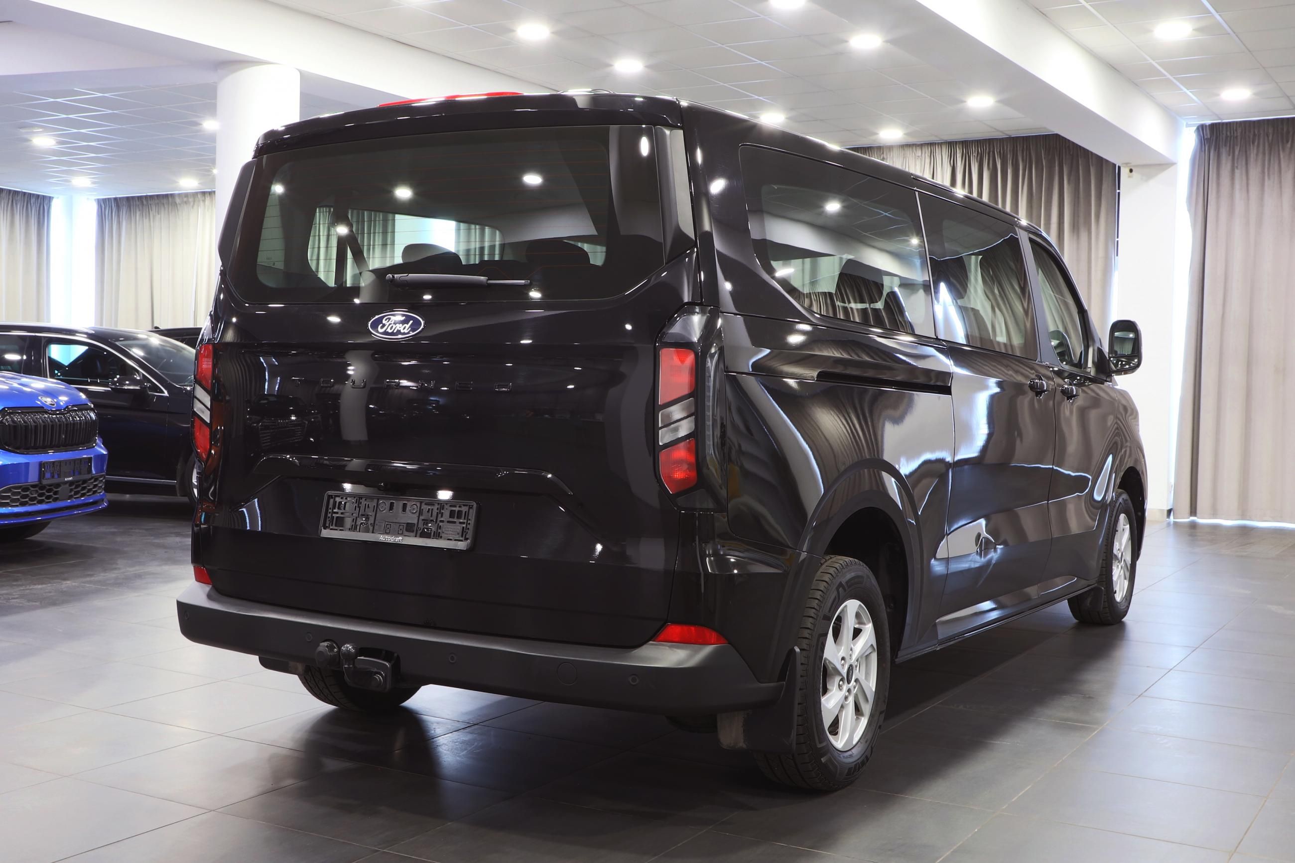 Ford Tourneo Custom, 2.0 100kW / 9-míst / Tažné - fotka 3