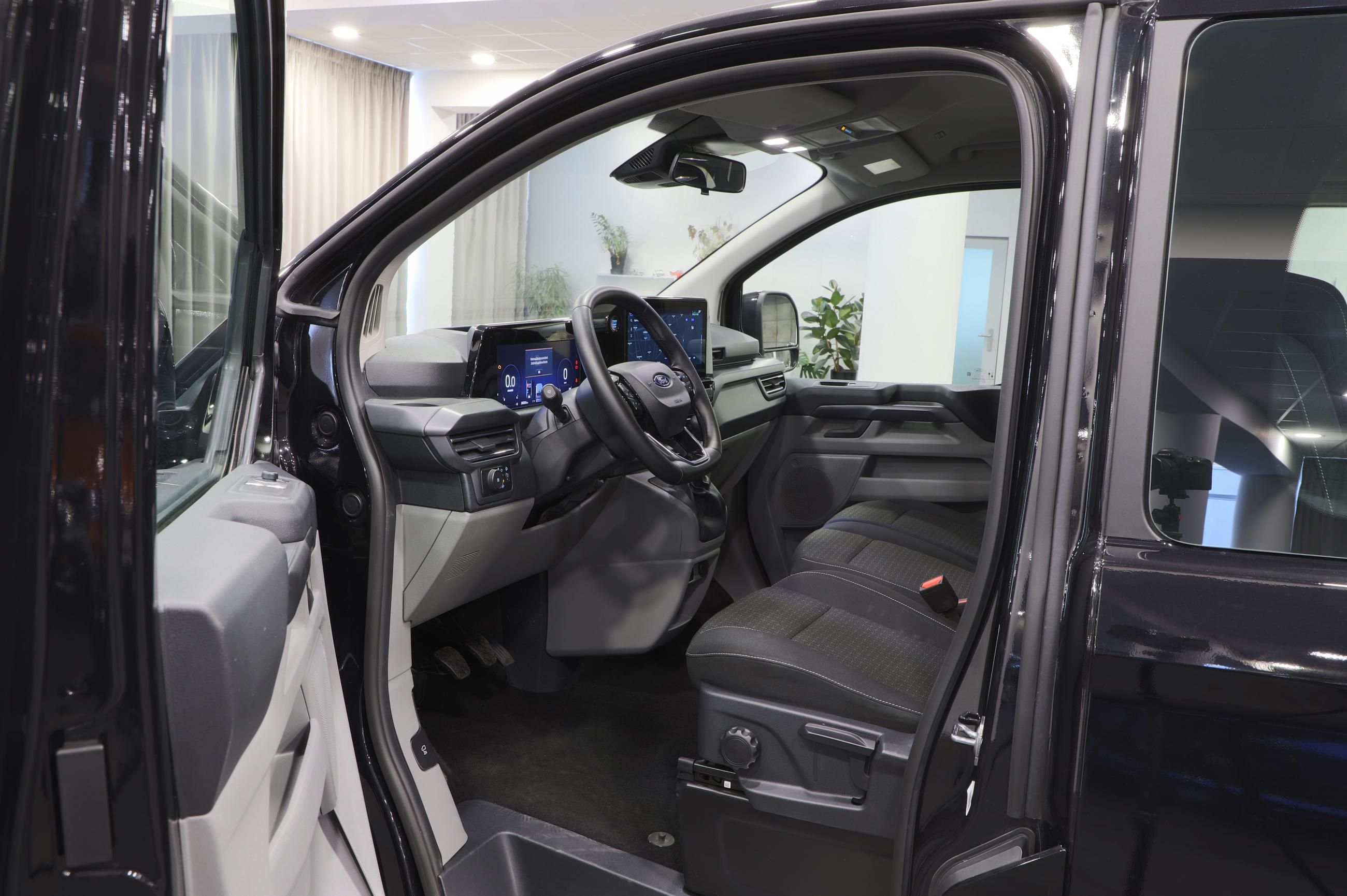Ford Tourneo Custom, 2.0 100kW / 9-míst / Tažné - fotka 6