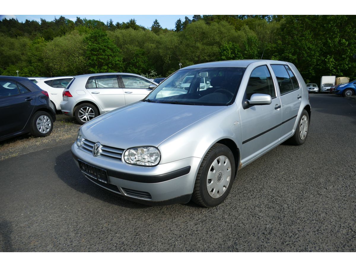 Volkswagen Golf, 1,6 77KW DIGI-KLIMA - fotka 4