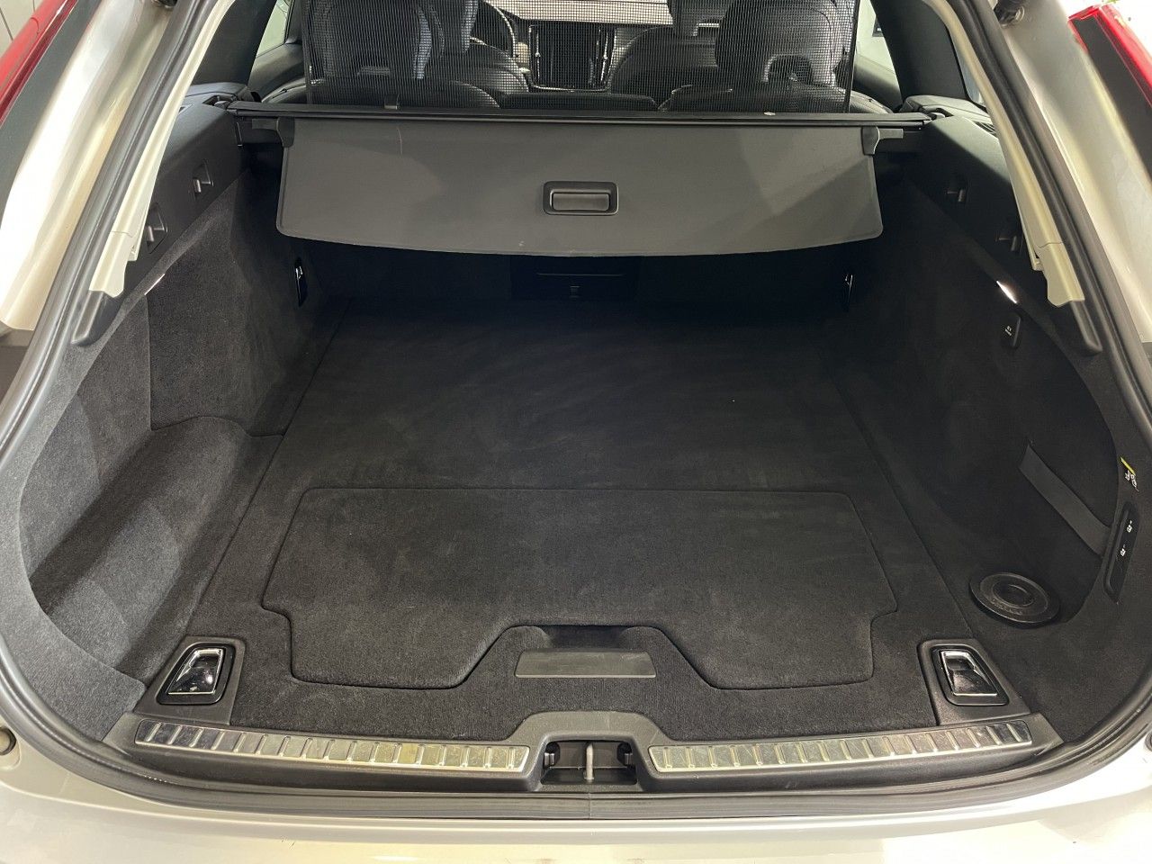 Volvo V90, D5 Cross Country  173 kW AWD - fotka 5