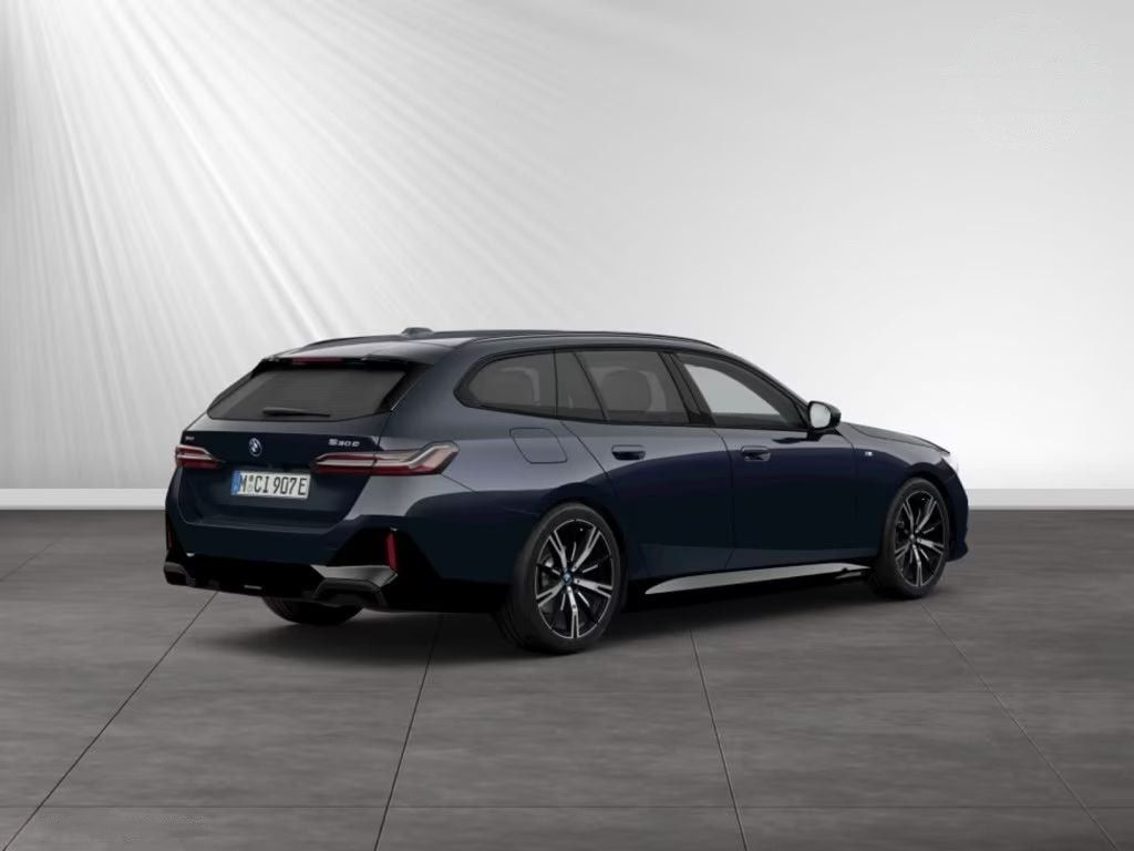 BMW Řada 5, 530e xDrive Touring M Sport - fotka 2