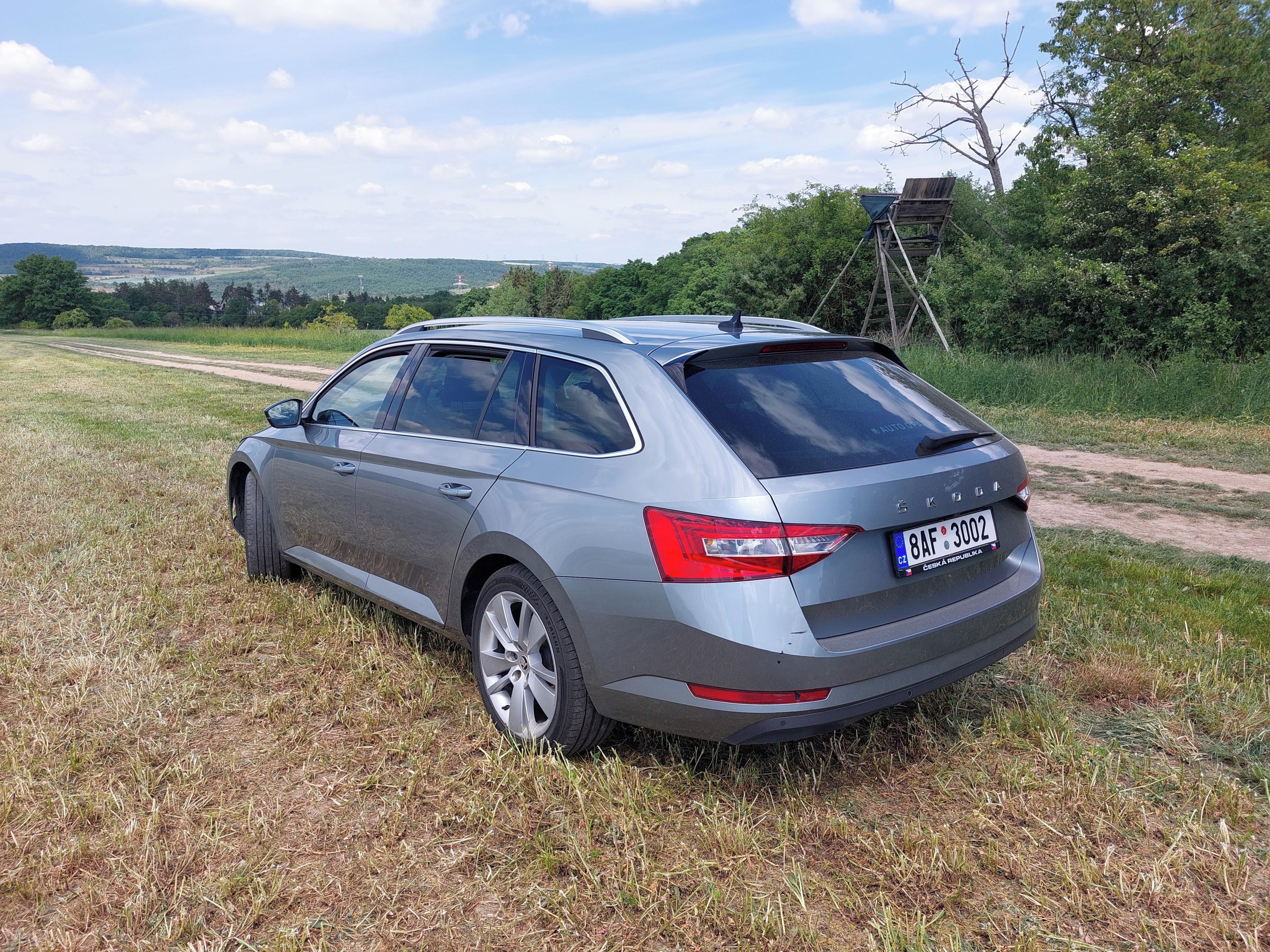 Škoda Superb, 2.0 TDi, 110 kW, Style WEBASTO - fotka 6