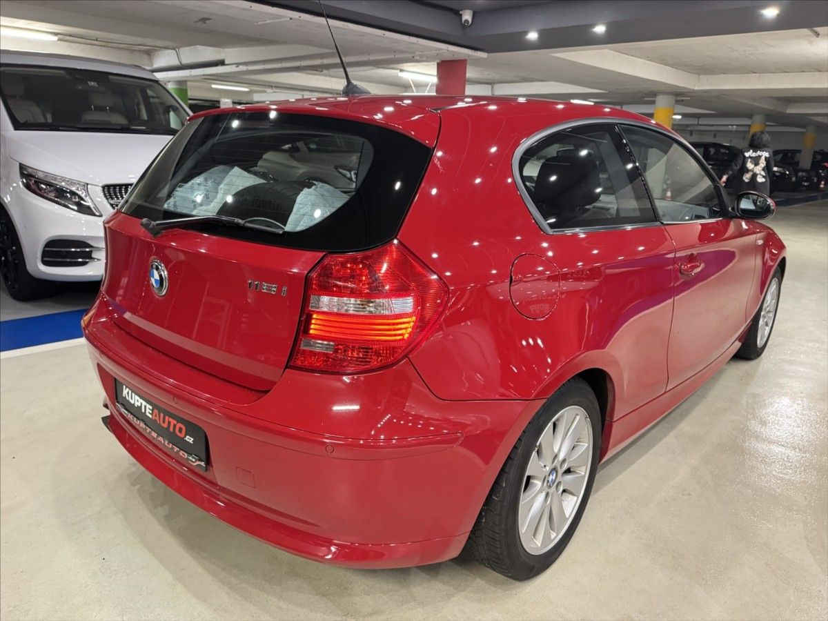 BMW Řada 1, 2,0 118i  SPORT - fotka 5