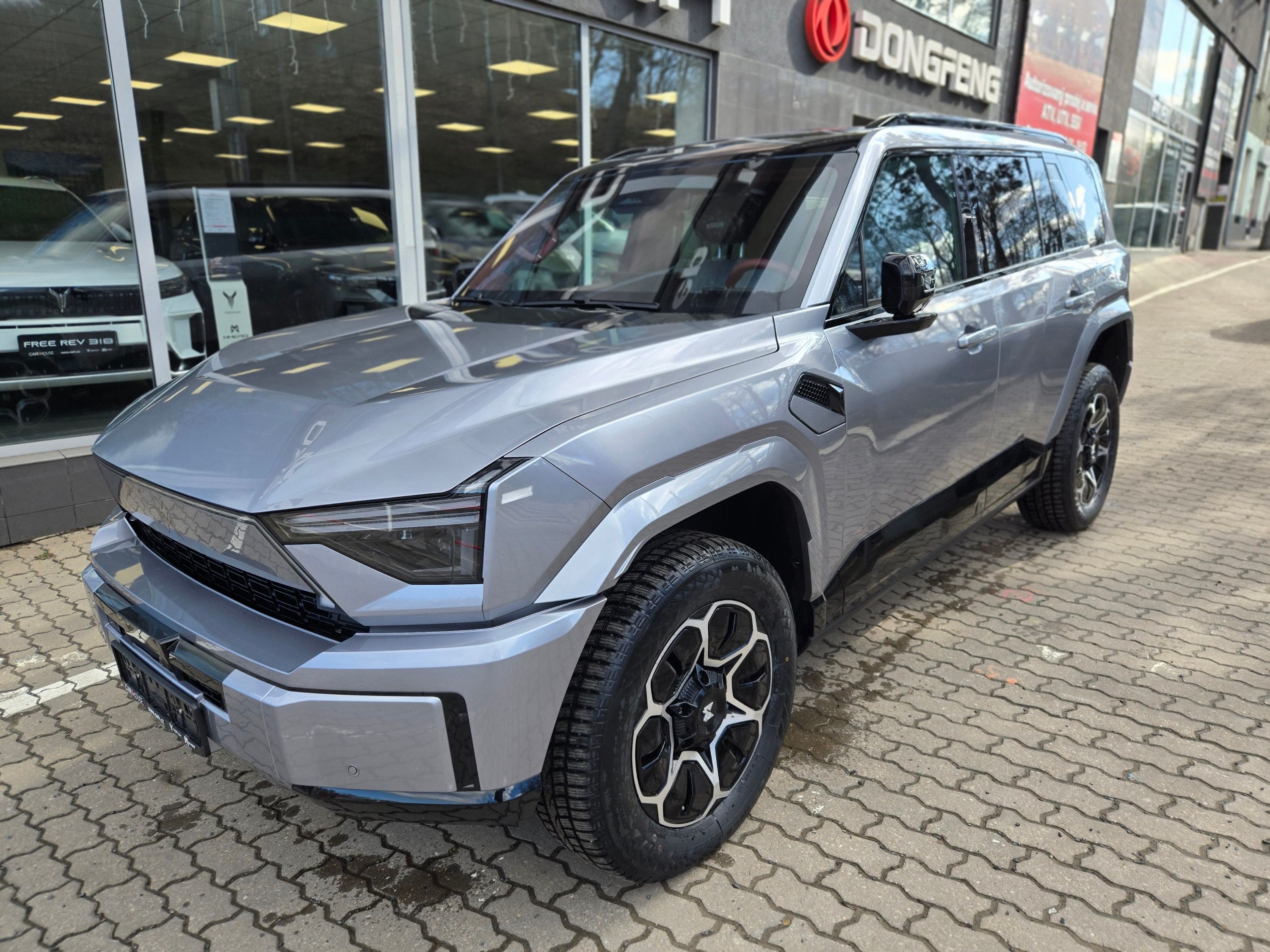 Dongfeng, MHERO 817 E1+a - fotka 2