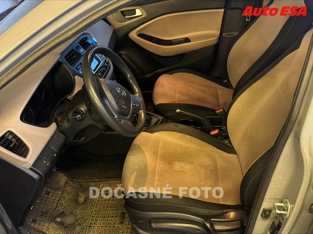 Hyundai i20, 1.1 CRDI - fotka 3