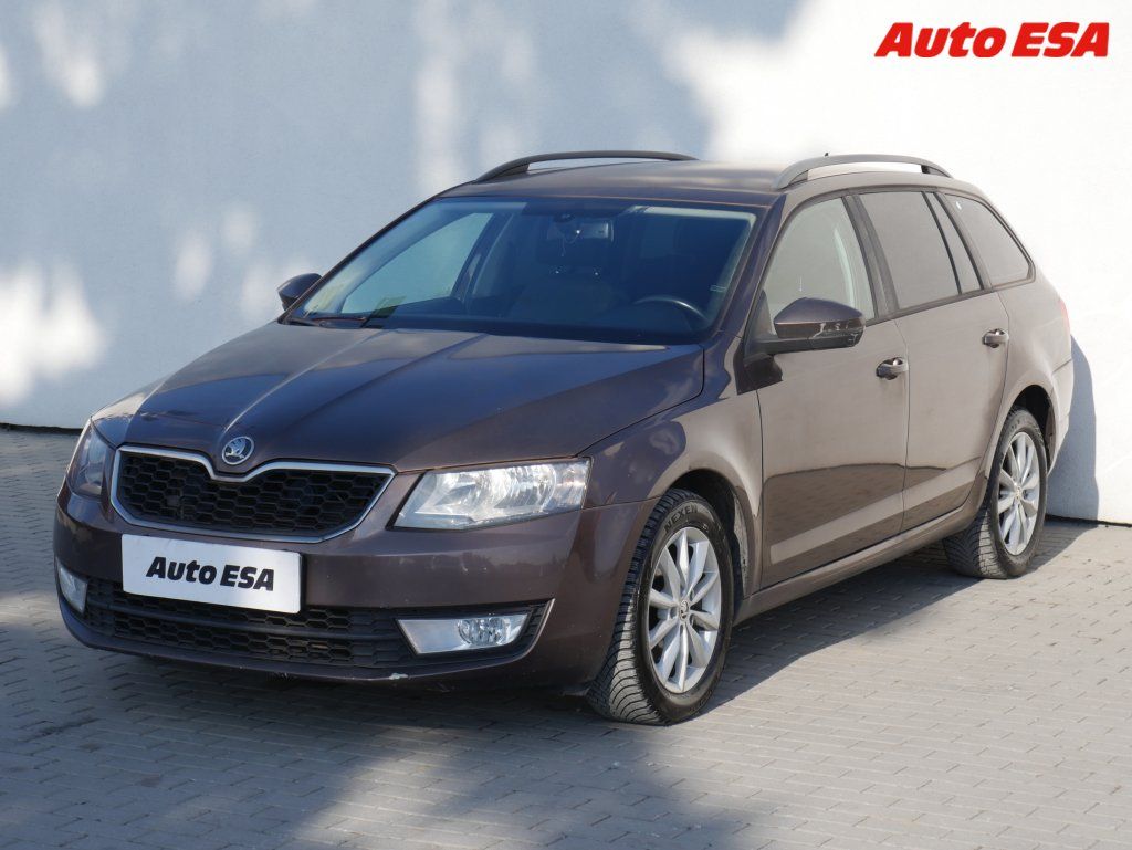 Škoda Octavia, 1.6 TDi Business plus,AC - fotka 3