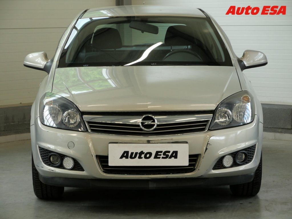 Opel Astra, 1.4 16V,1.maj,ČR,Klima - fotka 2