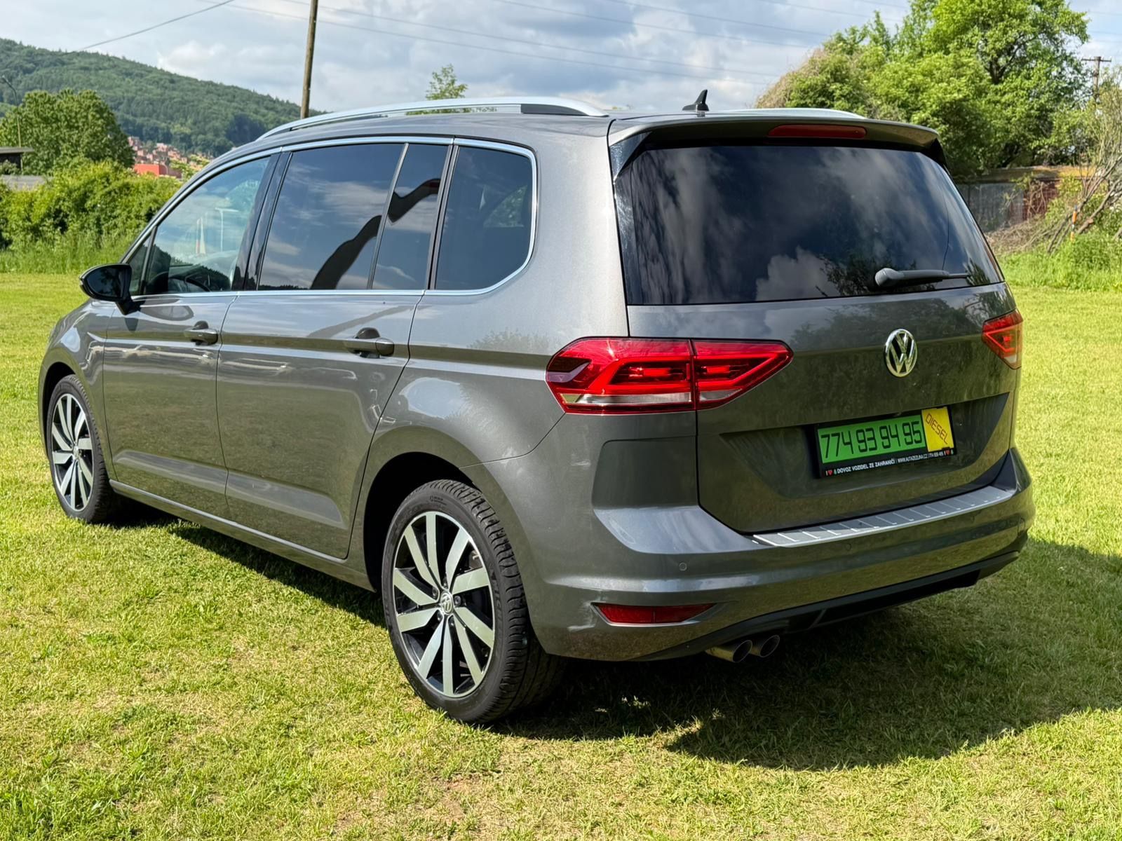 Volkswagen Touran, HIGHLINE 2,0 TDI - 7 MÍST !!! - fotka 5