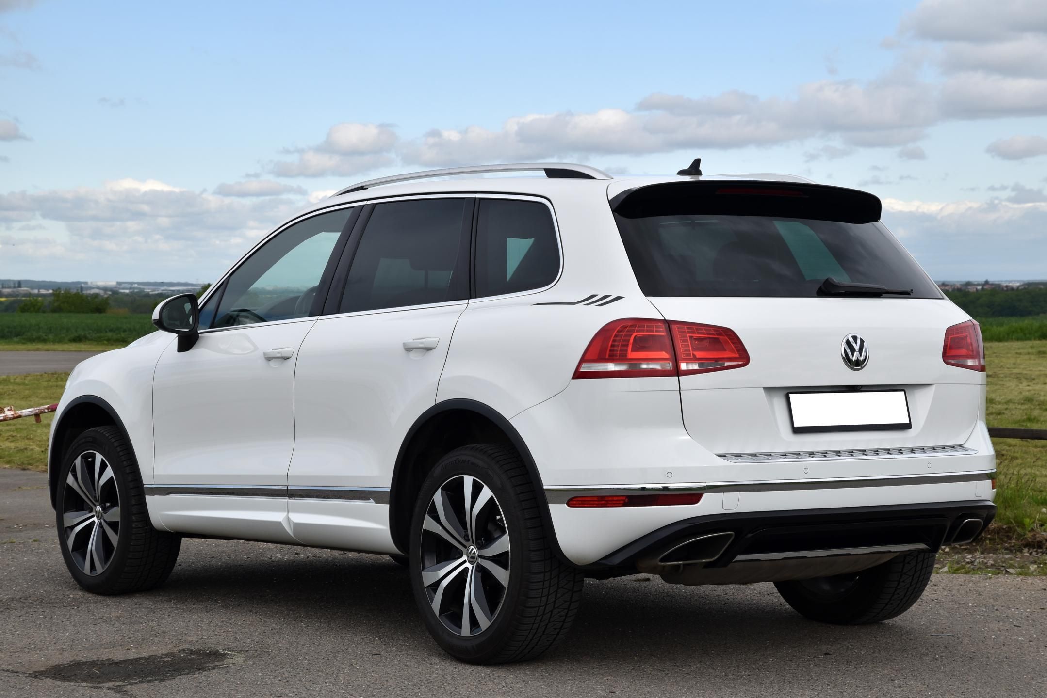 Volkswagen Touareg, 3.0 TDi V6 DSG 4M,R-LINE,FACE - fotka 3