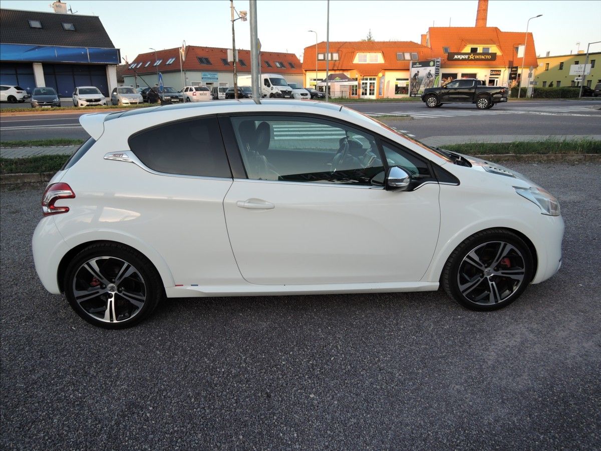 Peugeot 208, 1,6 GTi 200PS Navi Kůže - fotka 5