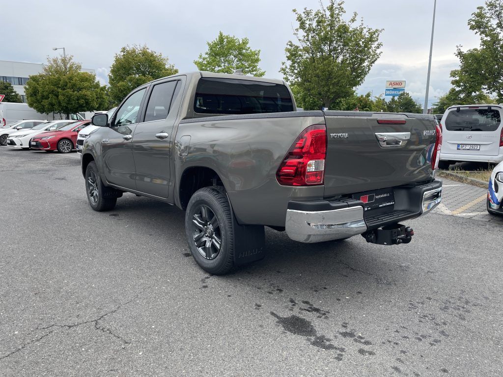 Toyota Hilux, 2.8D 6AT Active - fotka 6
