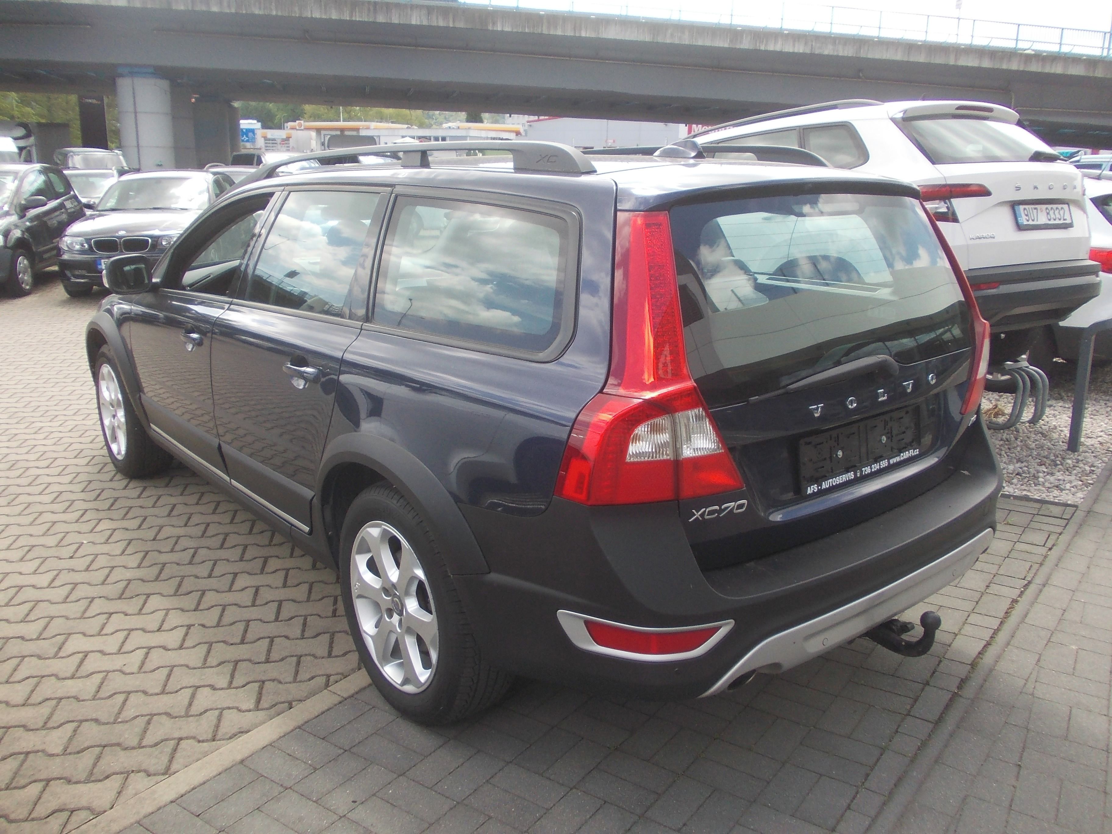 Volvo XC70, 2,4 D5 AWD 151KW NOVÉ ROZVODY - fotka 4
