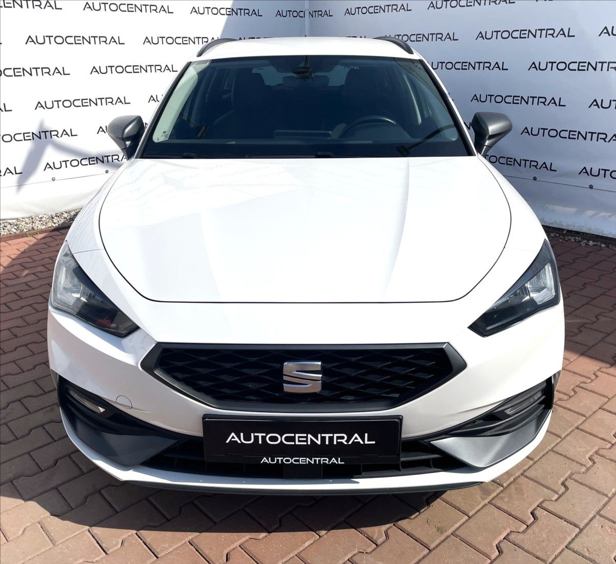 Seat Leon, 2,0 TDi,FR,110kW,DSG,1.maj.,ČR - fotka 2