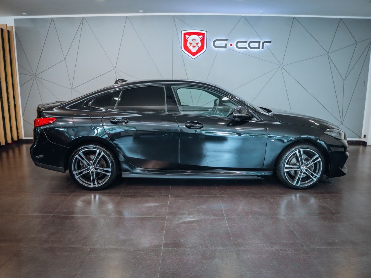 BMW Řada 2, 218i M-Sport AT - fotka 4