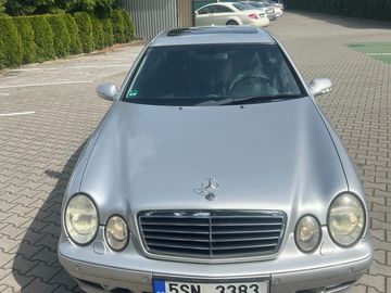 320 coupé