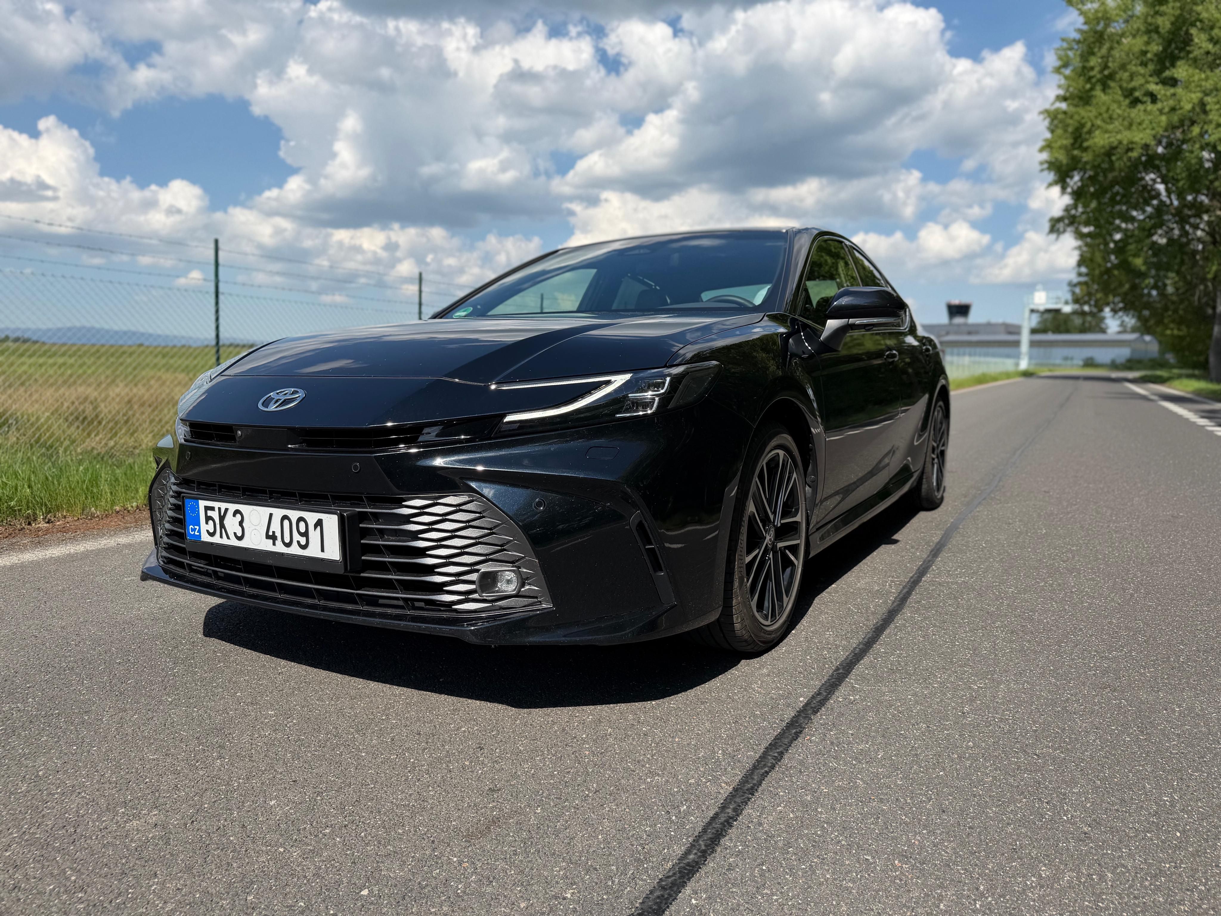 Toyota Camry, 2.5 Hybrid Executive