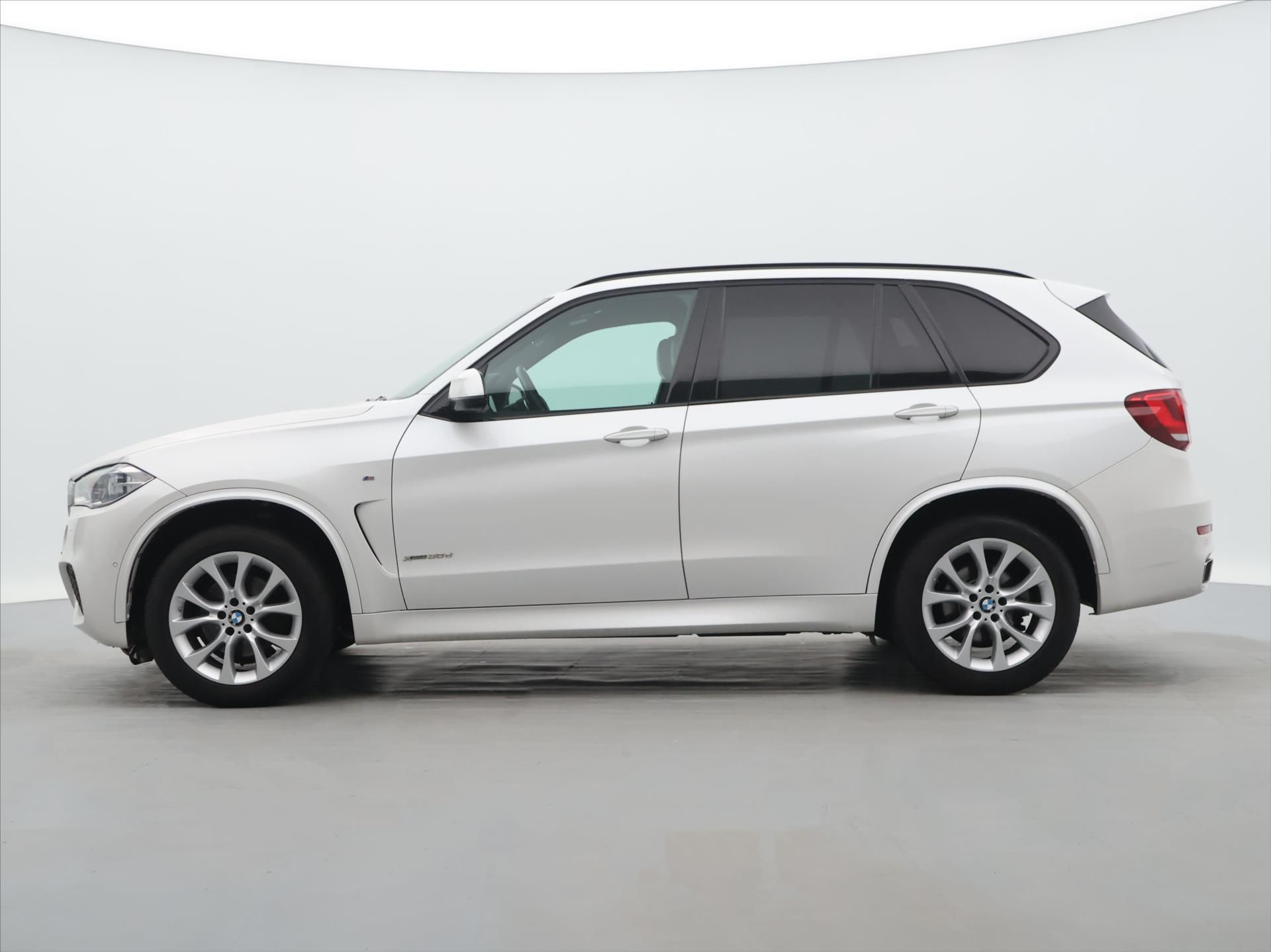 BMW X5, 3,0 30d 190 kW CZ DPH xDrive - fotka 4
