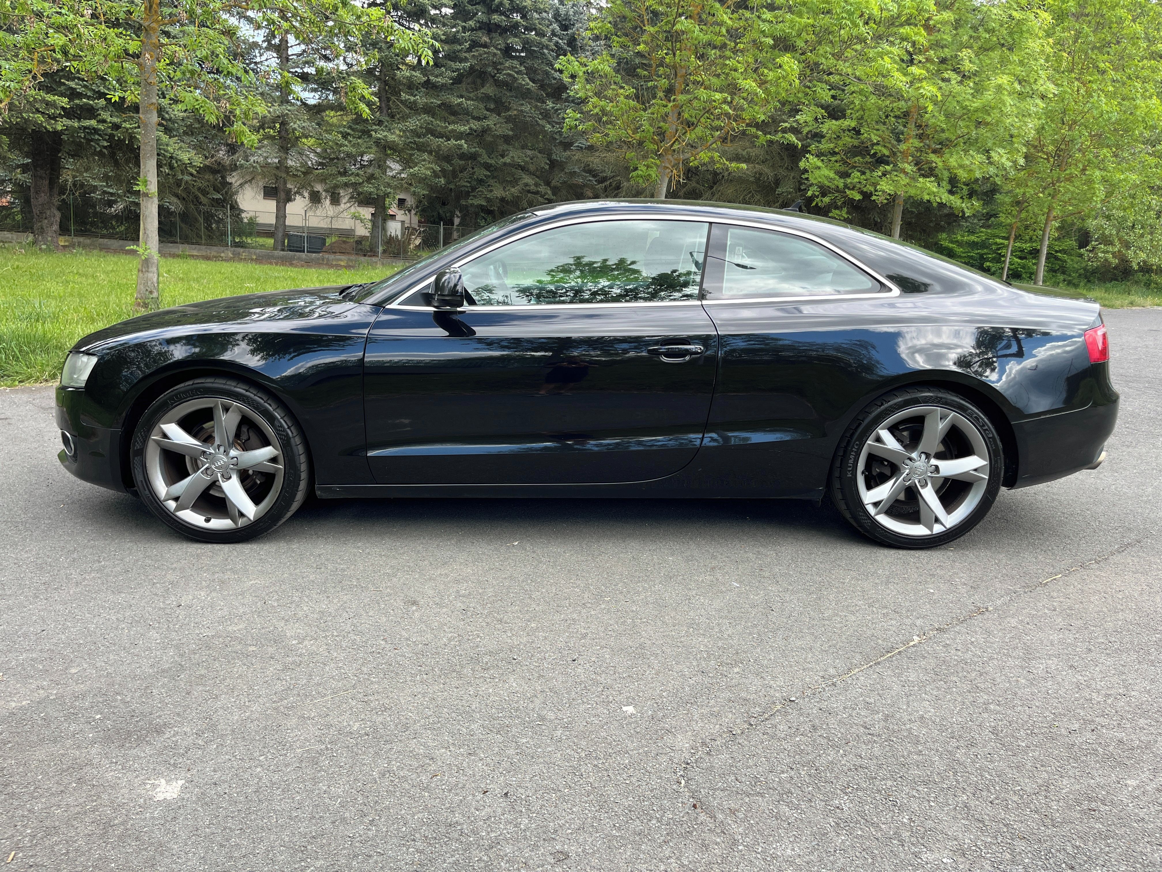 Audi A5, 3.0tdi 176kw alu 19" manuál - fotka 2