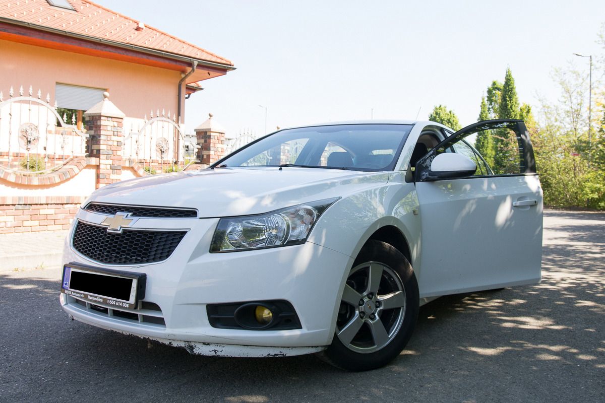 Chevrolet Cruze, 1.6i, STK 2/2027, serv. knížka