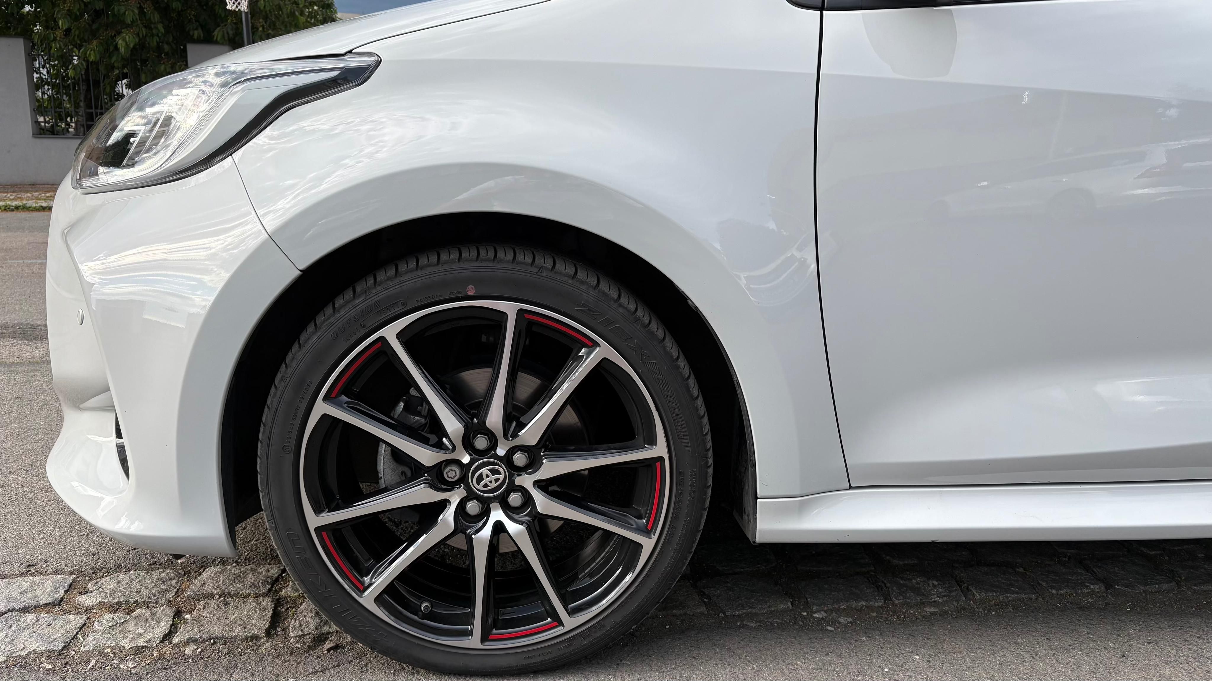 Toyota Yaris, GR SPORT 1,5i - ZÁRUKA 12/2028 - fotka 6