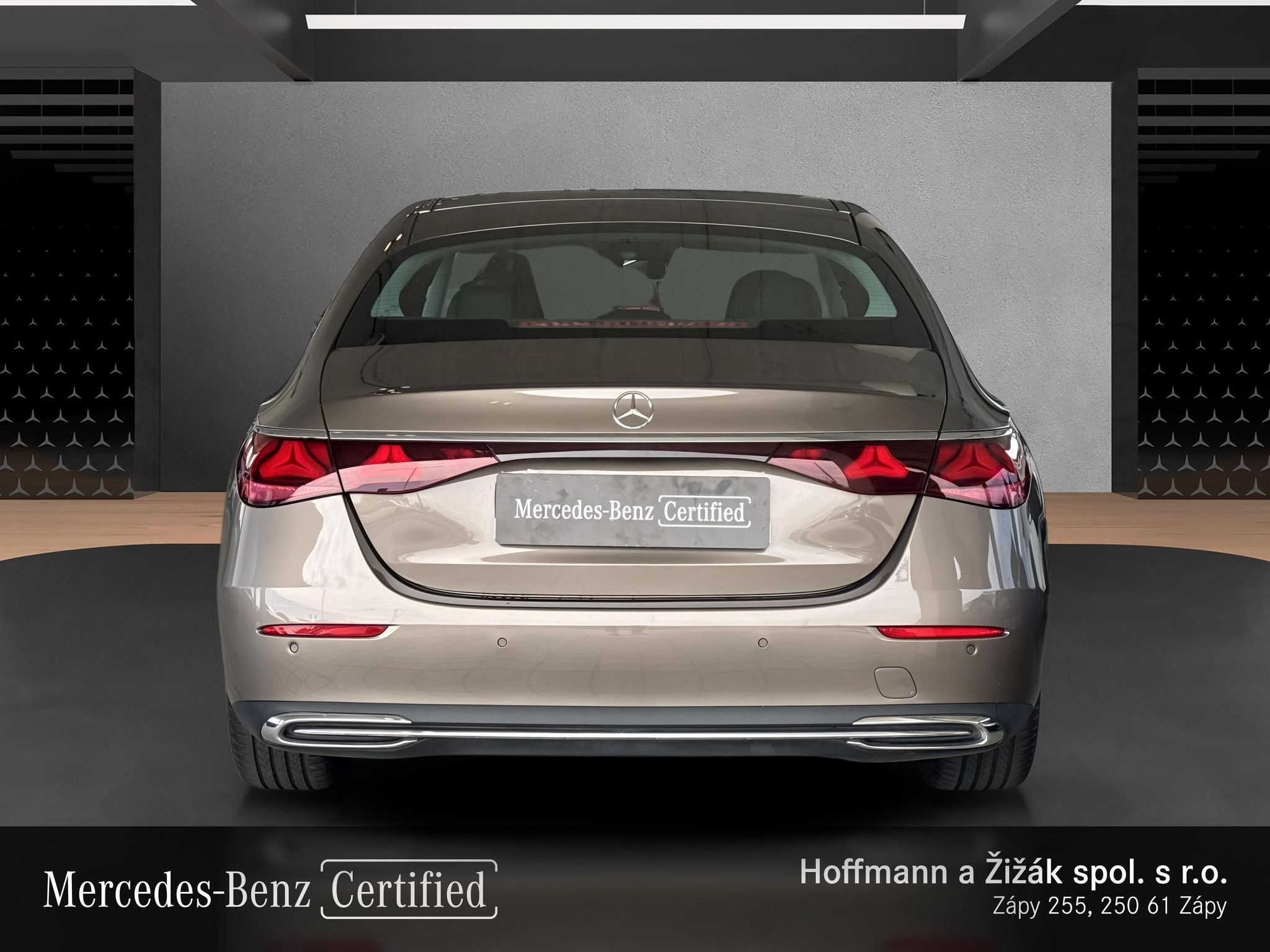 Mercedes-Benz Třídy E, E 220d 4MATIC - fotka 4