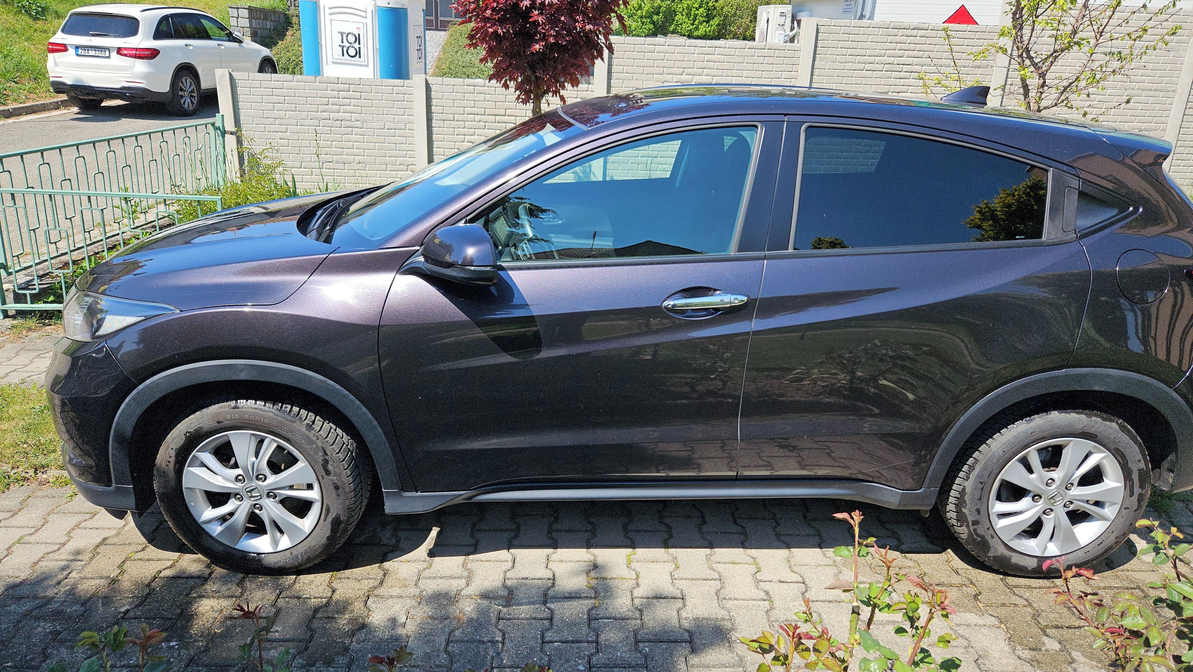 Honda HR-V, 1,5 Vtec, manuál, top stav - fotka 3