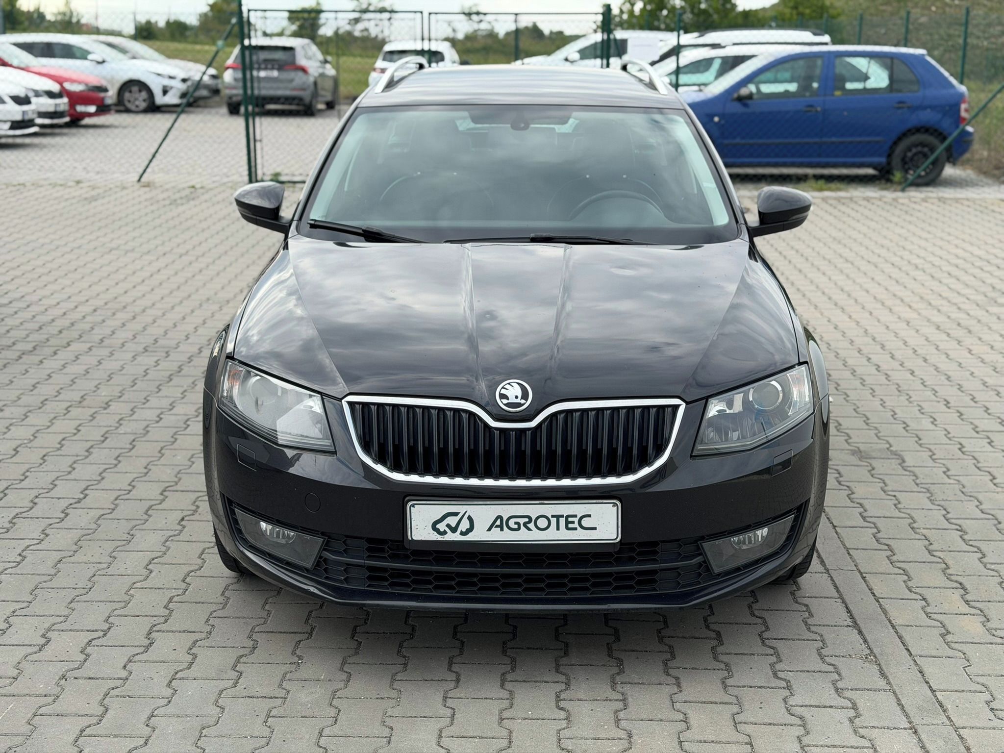 Škoda Octavia, 2.0 TDI 110kW DSG Style Combi - fotka 2