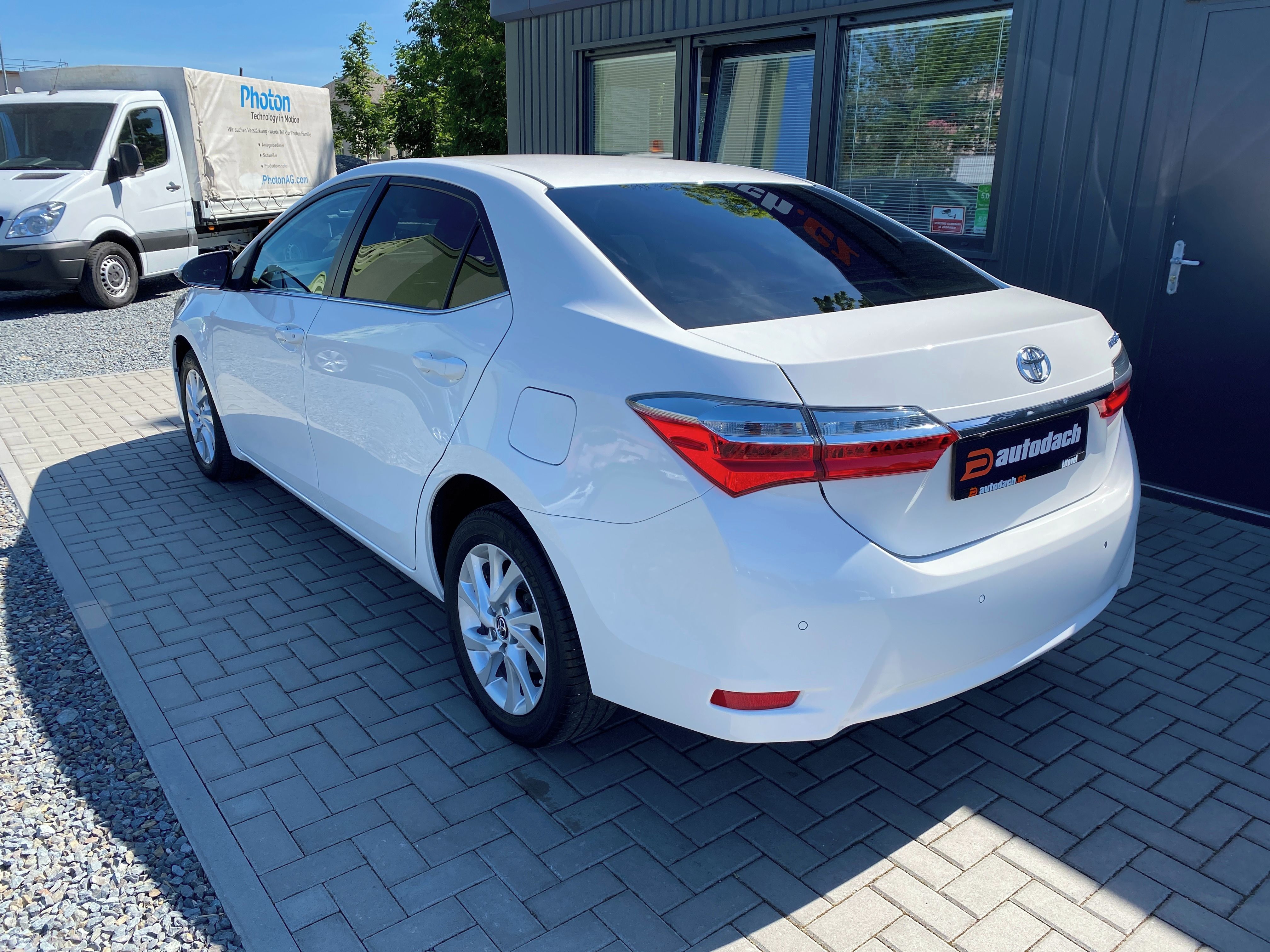 Toyota Corolla, 1.6i 97kW- 1xMAJ.-ČR-75 000KM - fotka 3