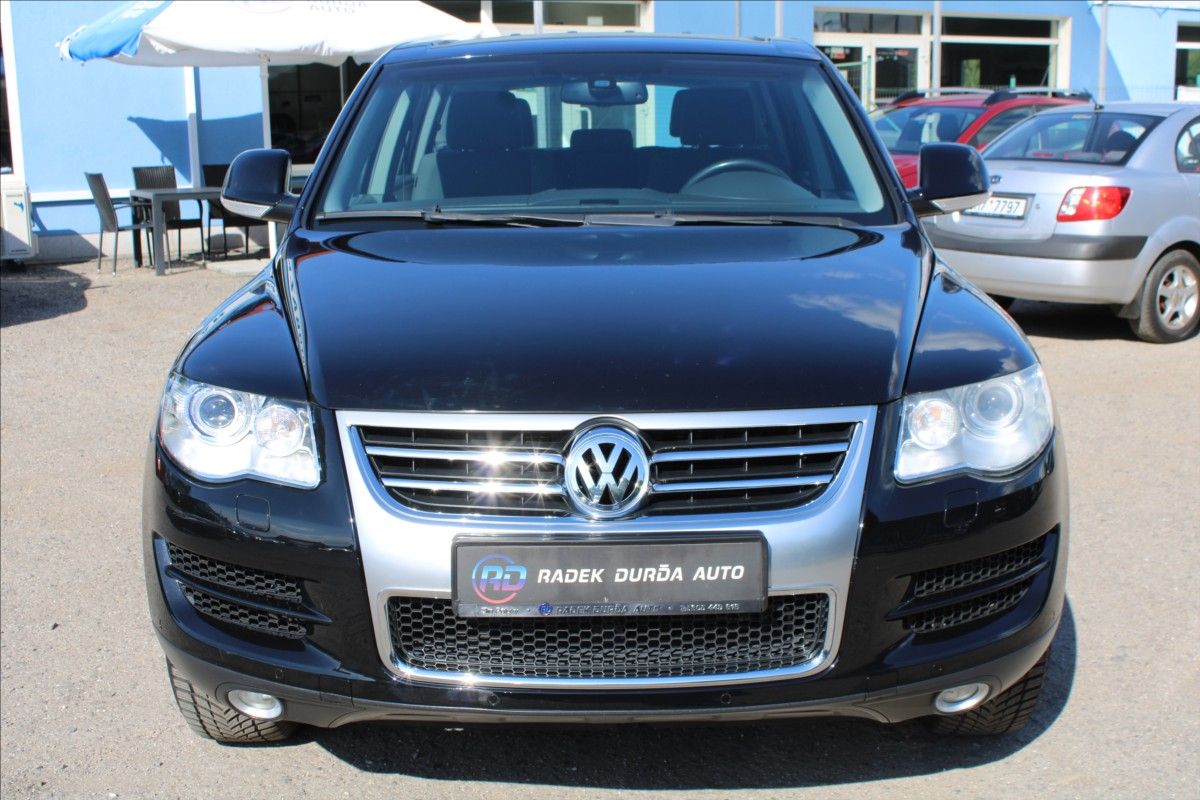 Volkswagen Touareg, 2,5 TDI  NOVÉ V ČR,4x4 - fotka 2