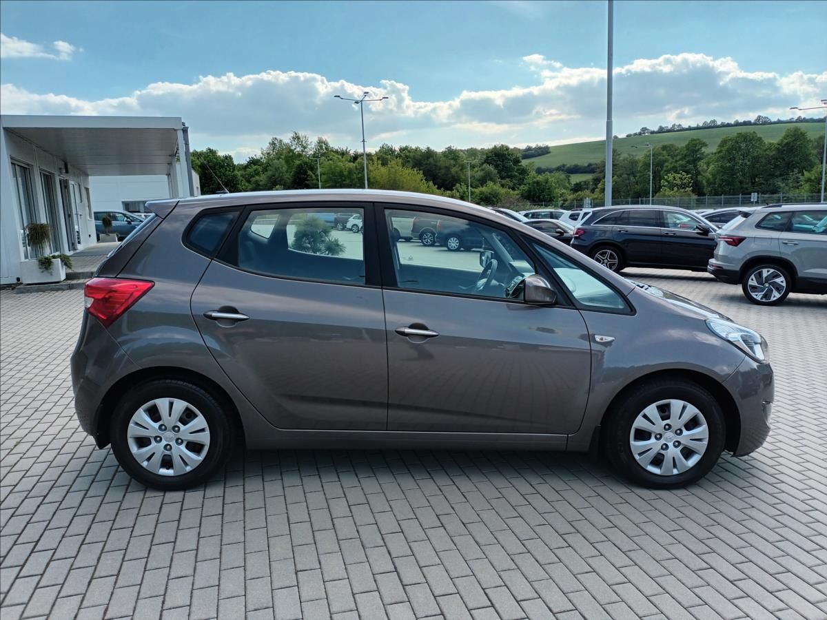Hyundai ix20, 1,4 CVVT,66KW,KLIMA,KOLA, - fotka 4
