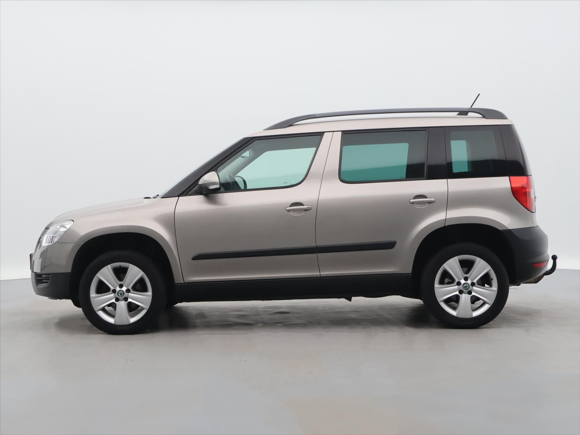 Škoda Yeti, 2,0 TDI 103kW DSG 4x4 Xenon - fotka 4
