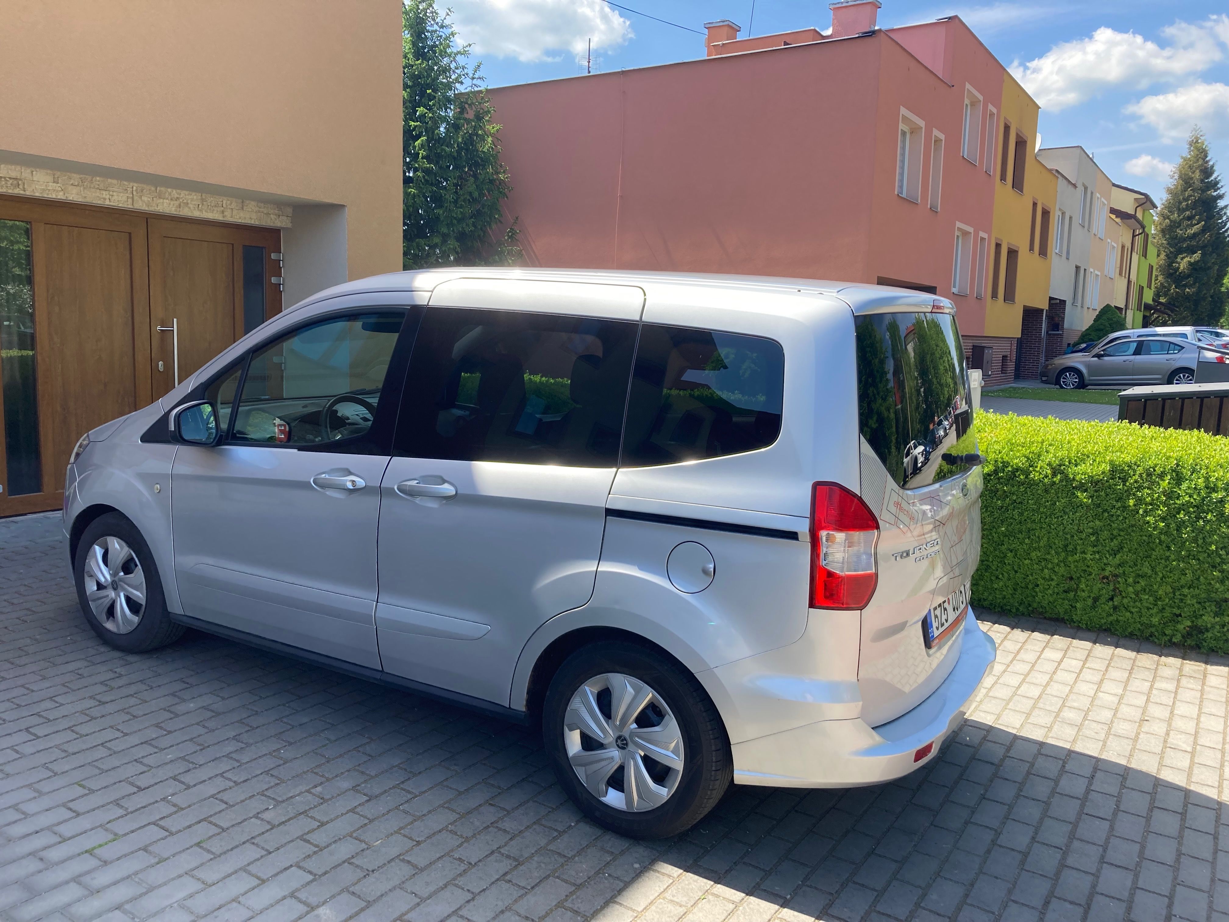 Ford Tourneo Courier, 1.0 ECOBOOST 74kw - fotka 5