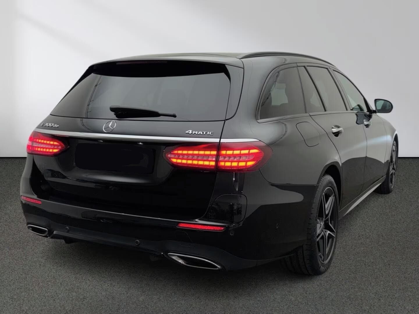 Mercedes-Benz Třídy E, E 300 T de 4M AMG Night Panora - fotka 2