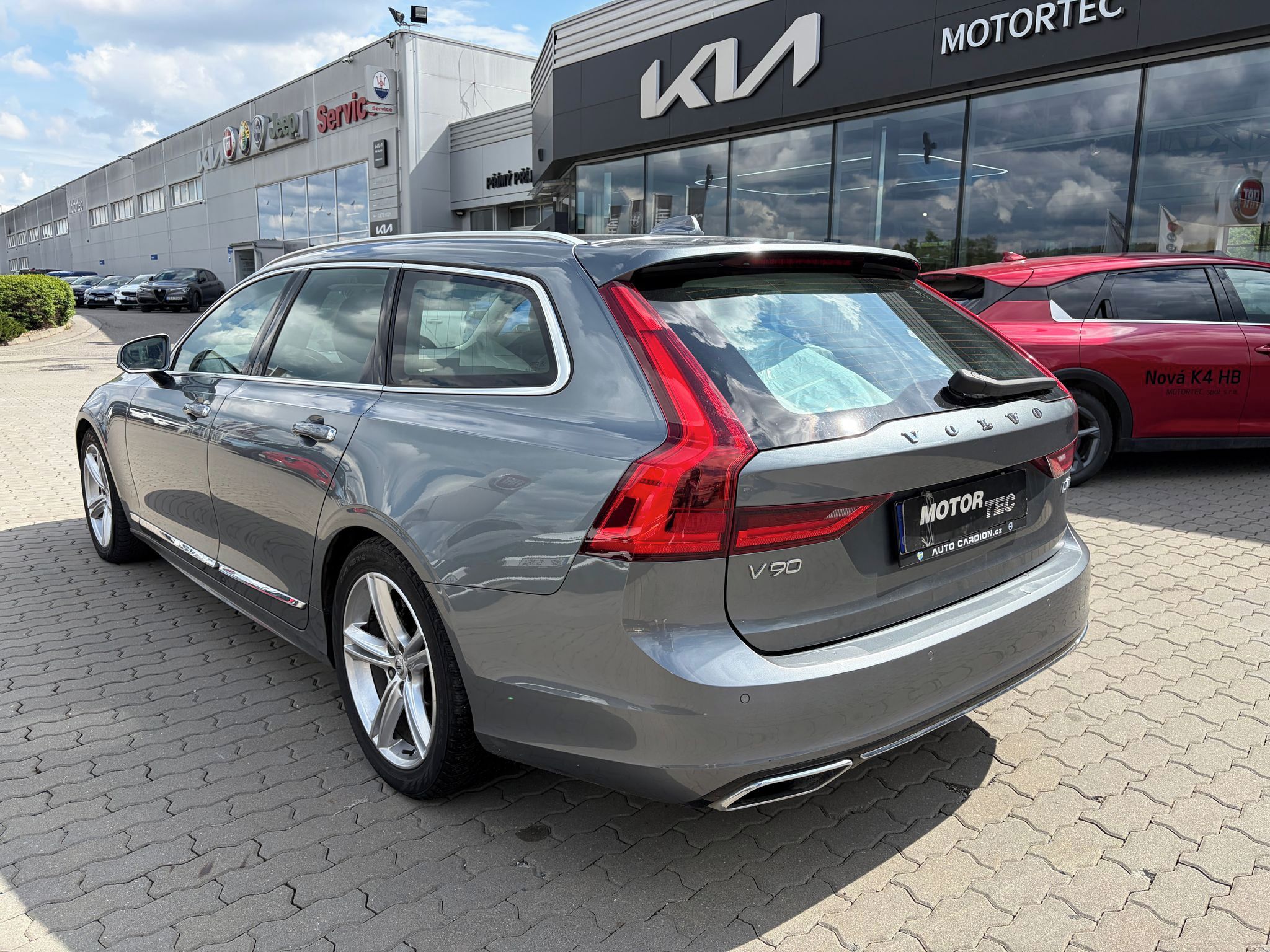 Volvo V90, 2.0 D4 INCRIPTION 140kW AT - fotka 4