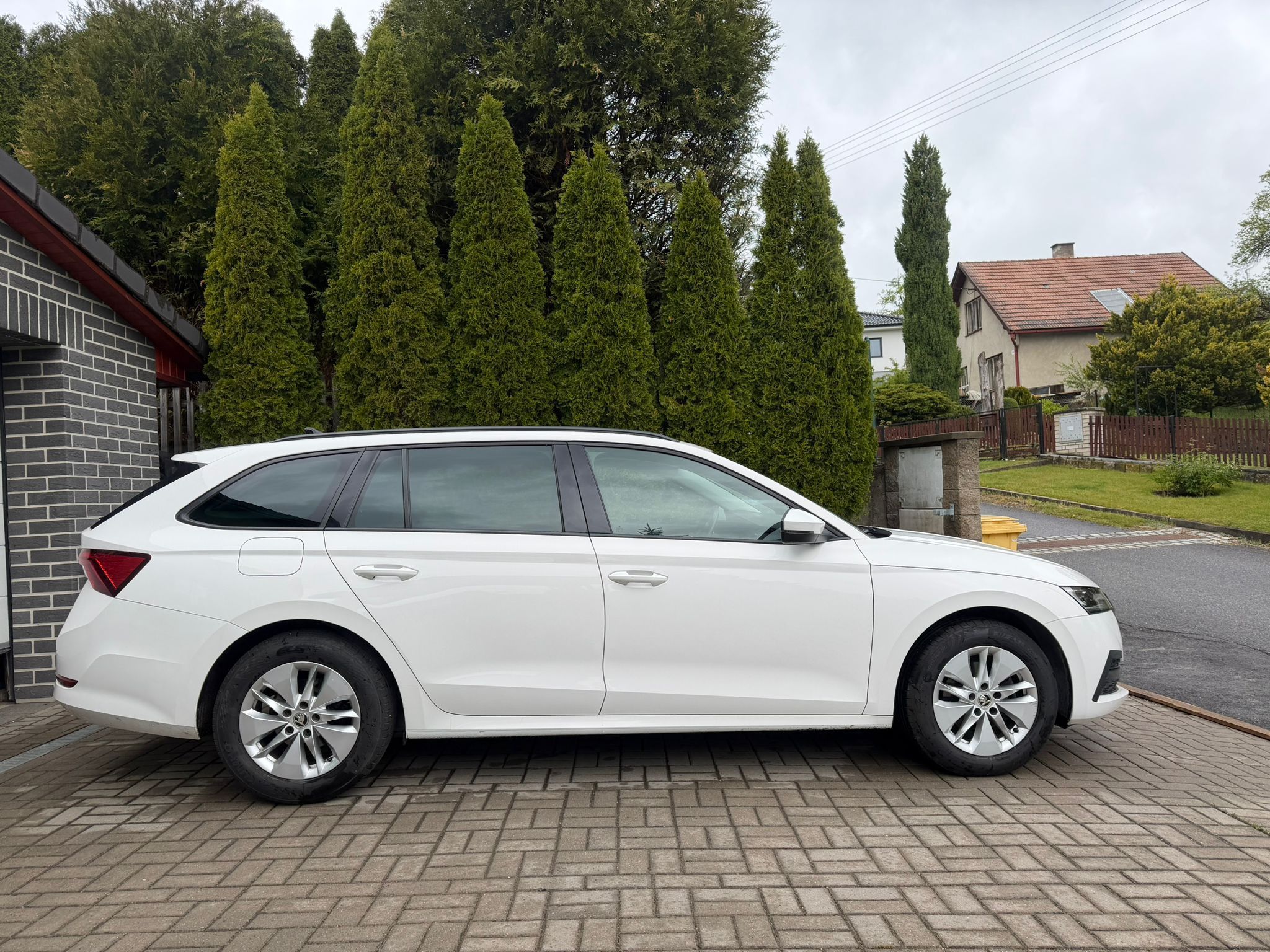 Škoda Octavia, 2,0TDi,ambient+,CZ,M6,1maj,DPH - fotka 4