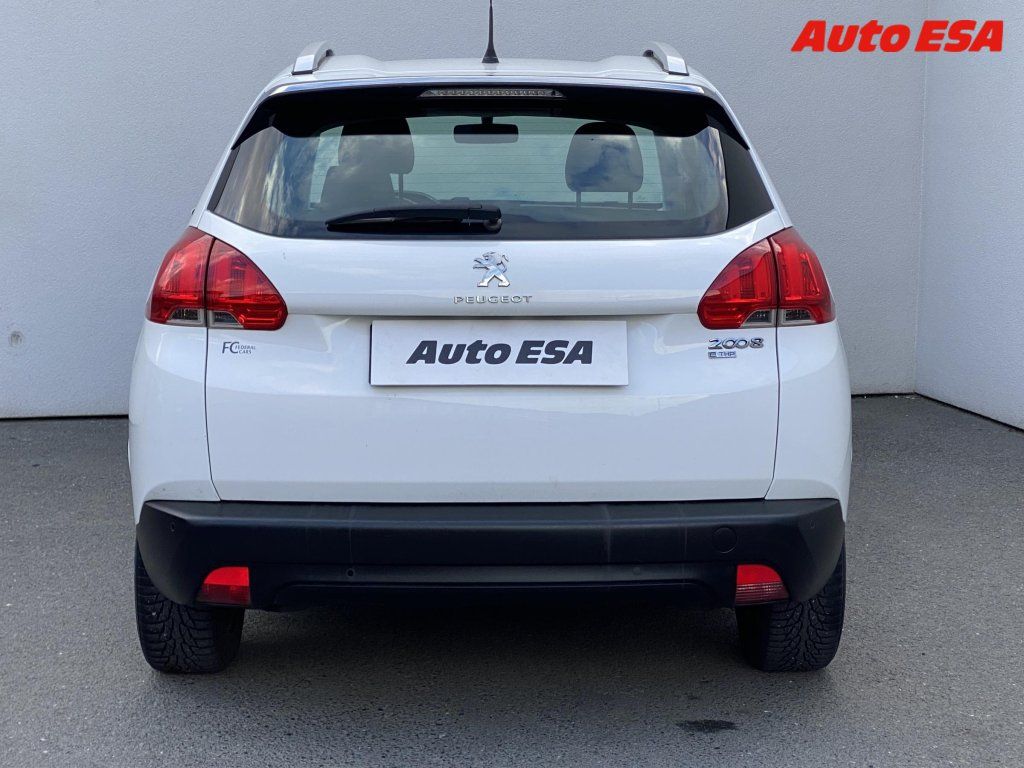 Peugeot 2008, 1.2i,1.maj,ČR,autoAC - fotka 5