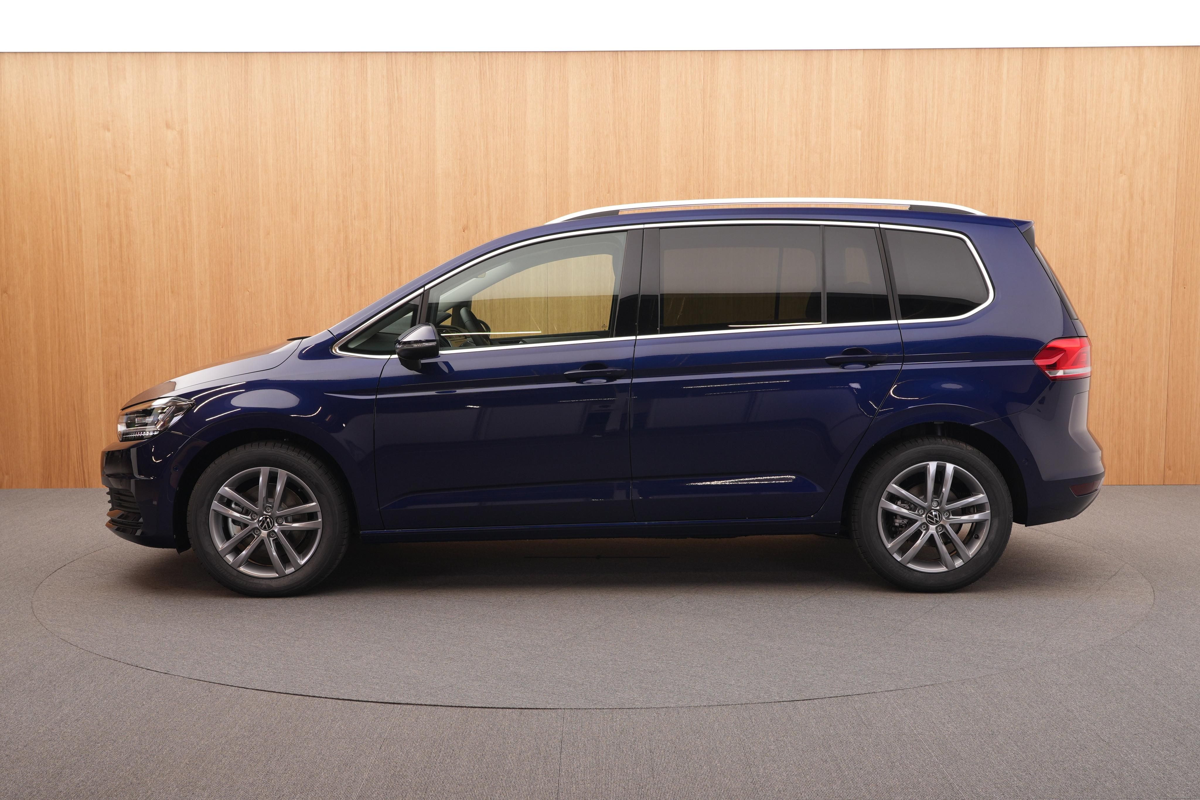 Volkswagen Touran, Love 1.5 TSI DSG - fotka 2