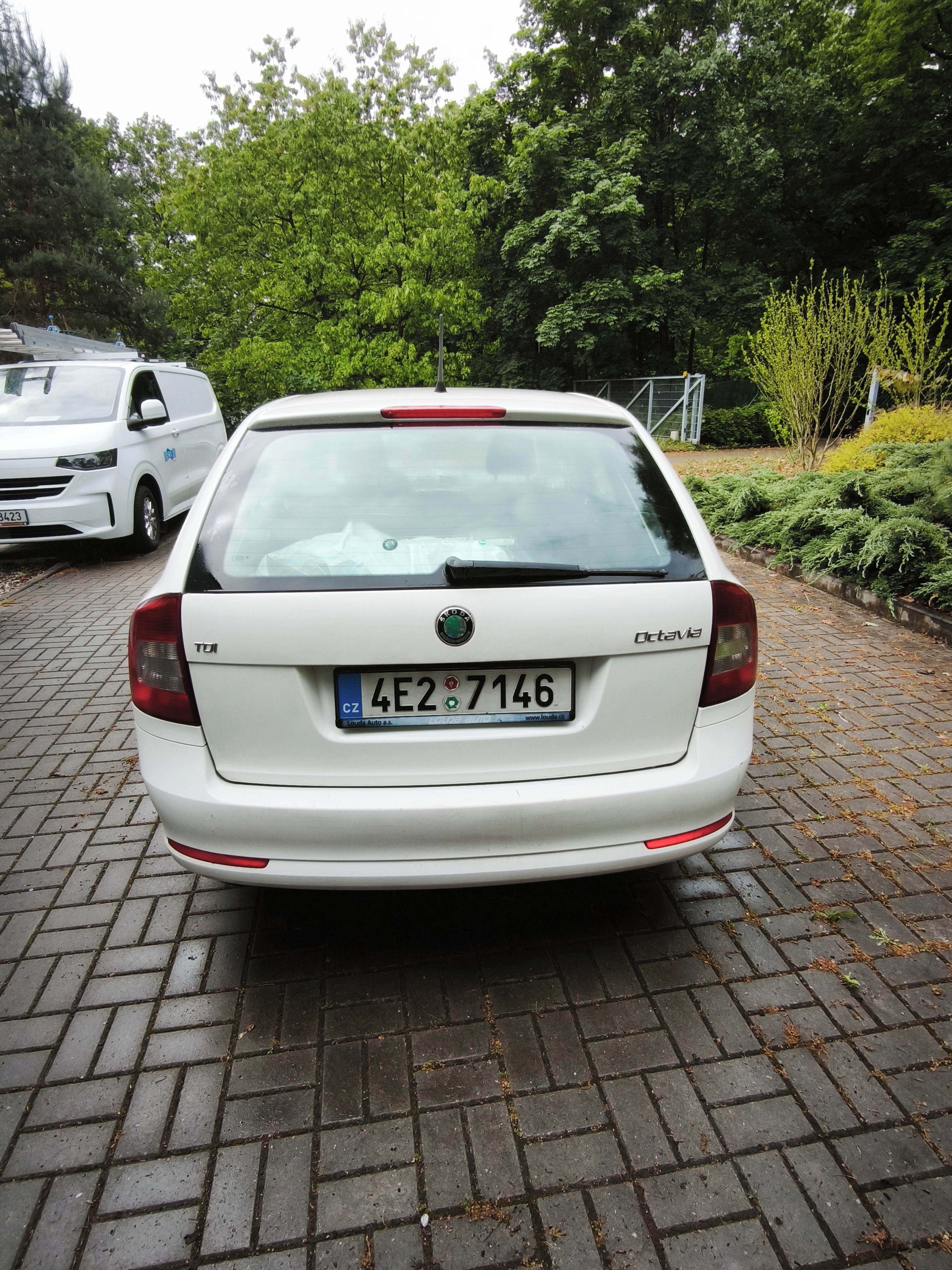 Škoda Octavia, 1.6 TDI 77kw pravidelný servis - fotka 4