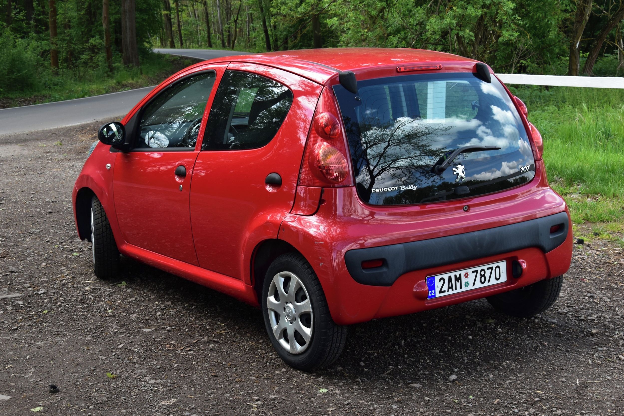 Peugeot 107, 1,0i 50 kW, nová STK - fotka 4