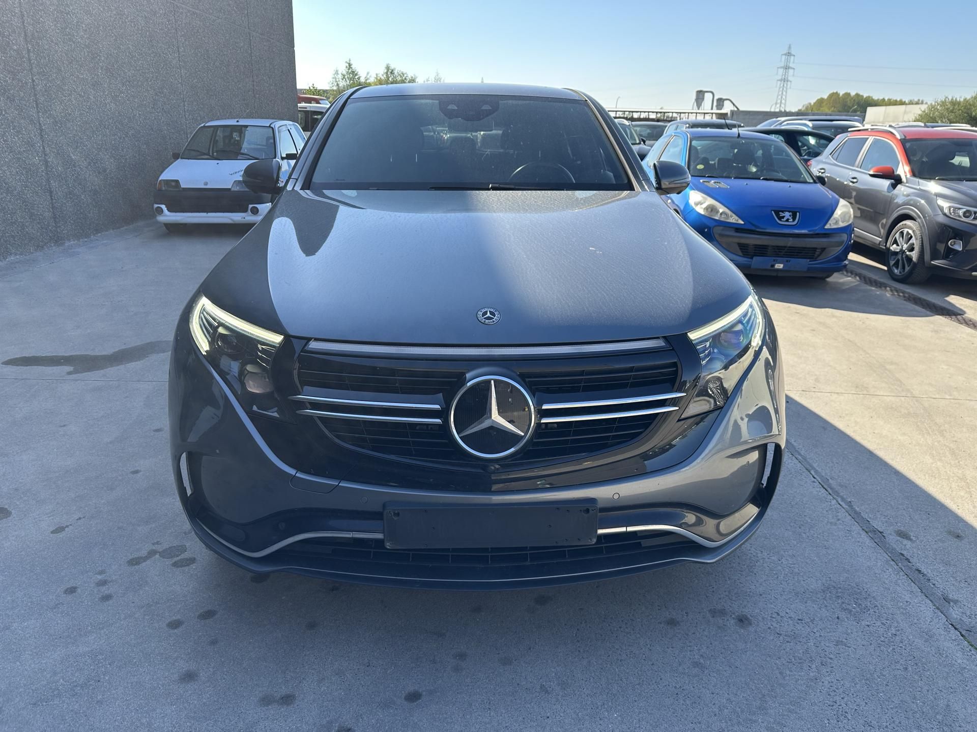 Mercedes-Benz EQC, 400 4Matic 85 kWh - fotka 2