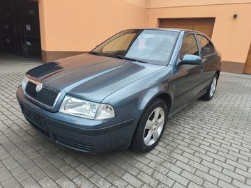 1.6i 75 kW, KLIMA, PĚKNÝ STAV
