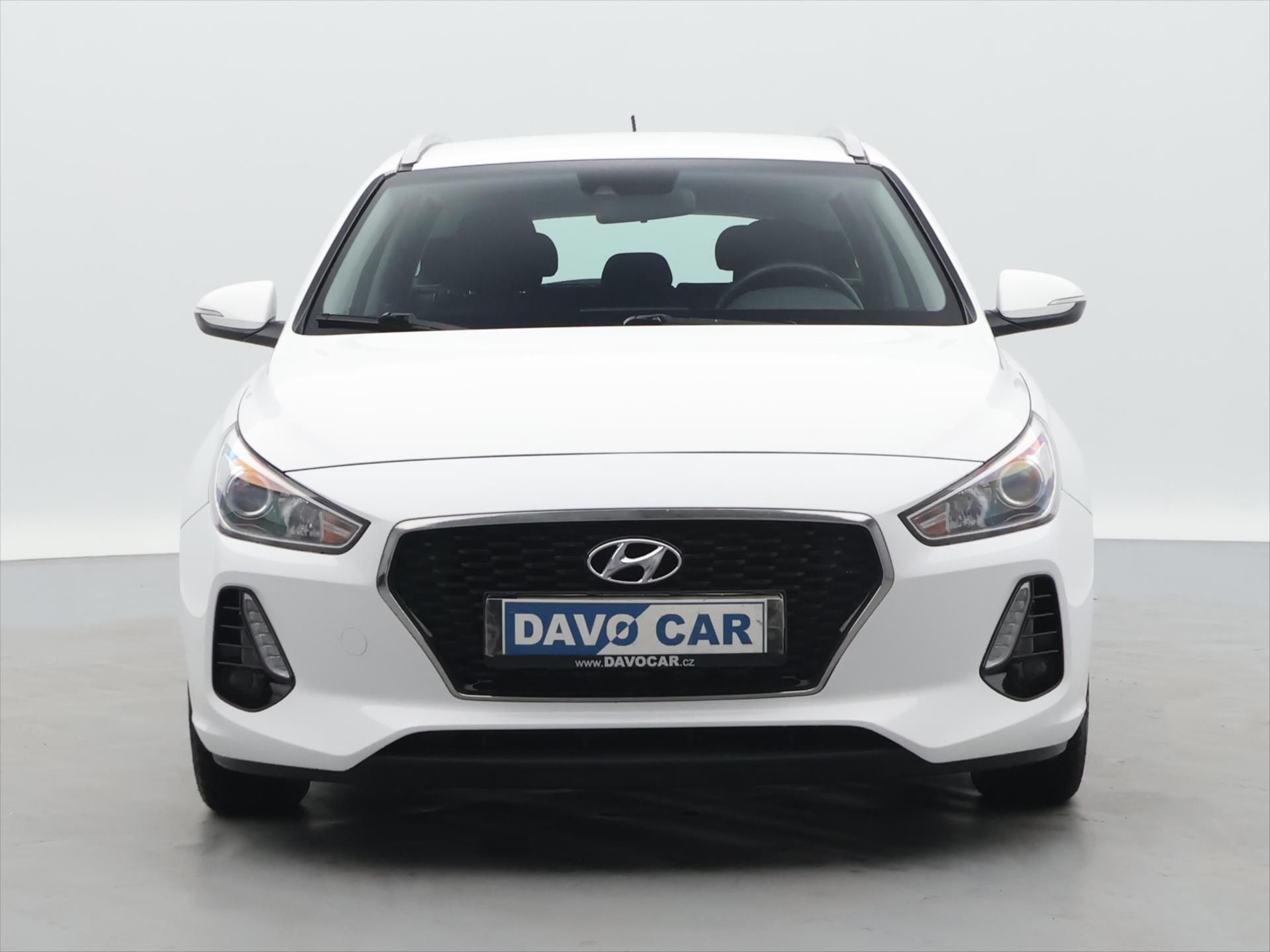 Hyundai i30, 1,6 CRDi 81kW Trikolor CZ - fotka 2