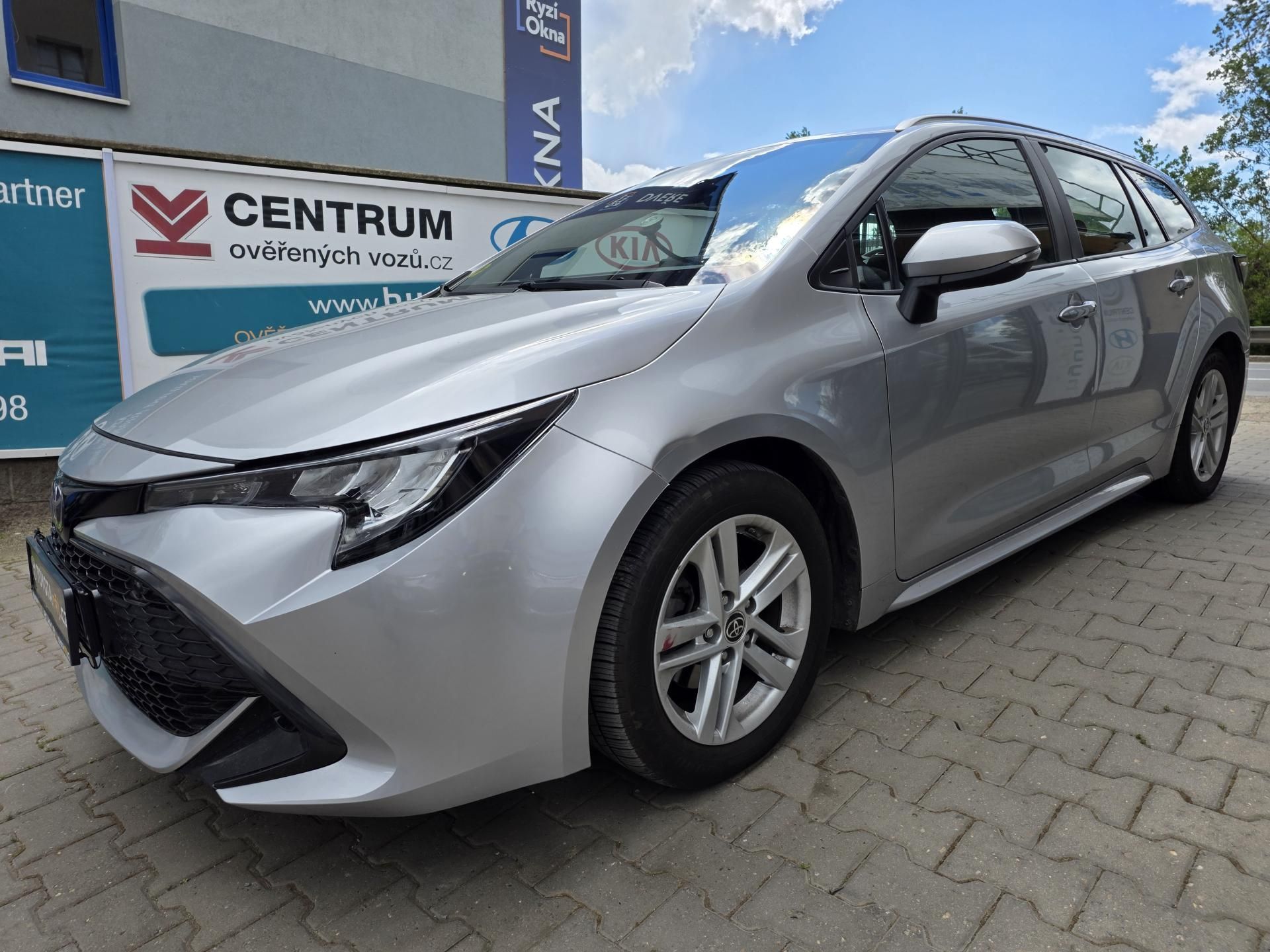 Toyota Corolla, 1.8-HYBRID-KAMERA-AUT.KLIMA - fotka 3