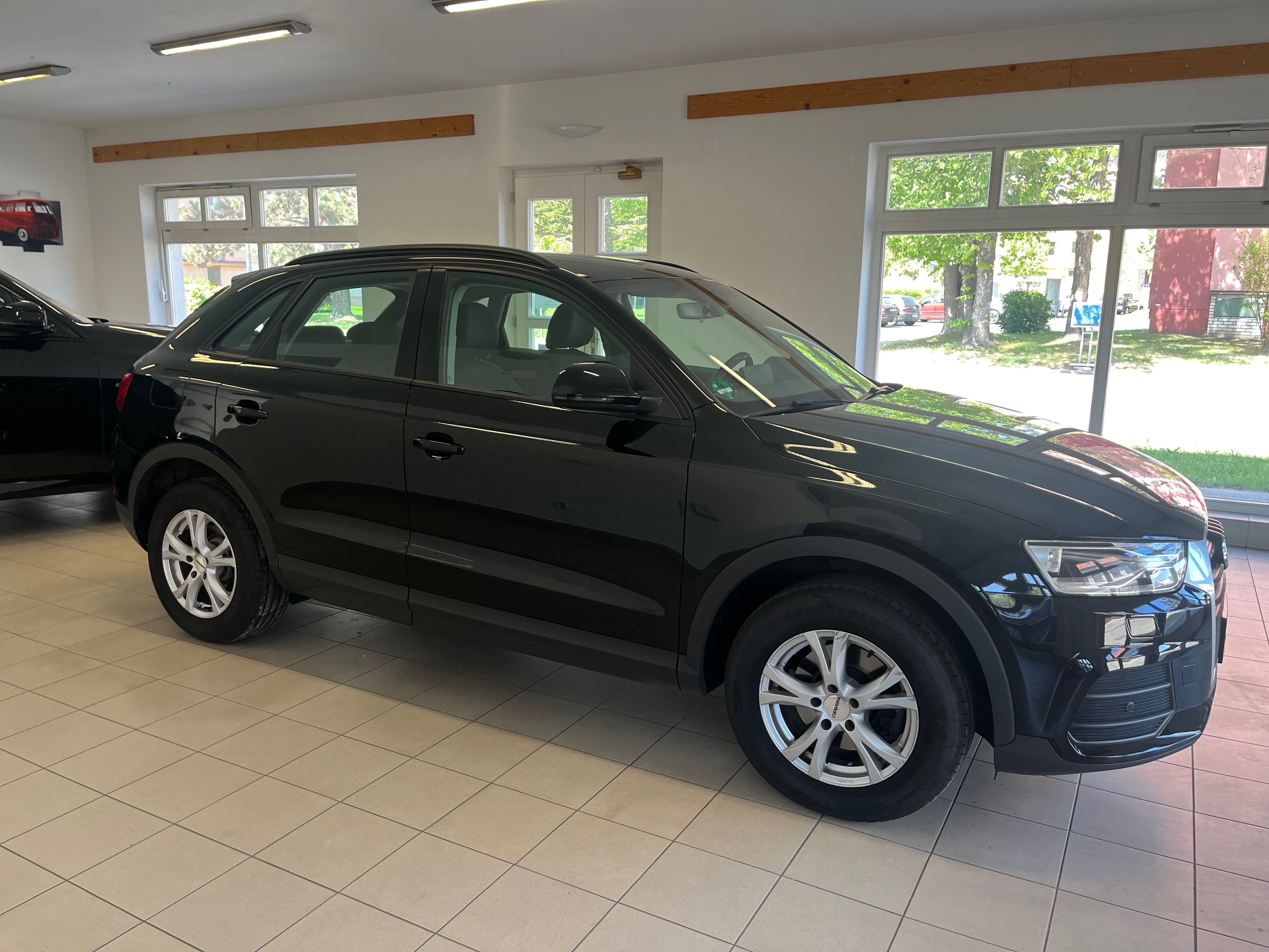 Audi Q3, 1,4 TFSI S-tronic - fotka 4