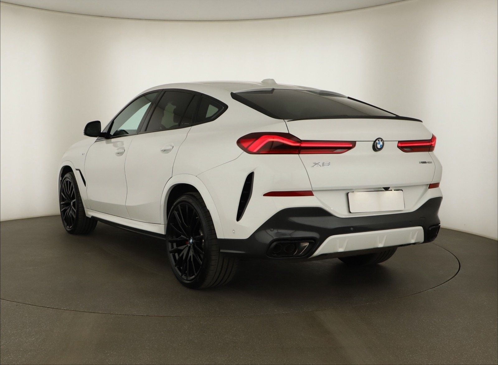 BMW X6, xDrive40i, HUD, 360°, H/K - fotka 3