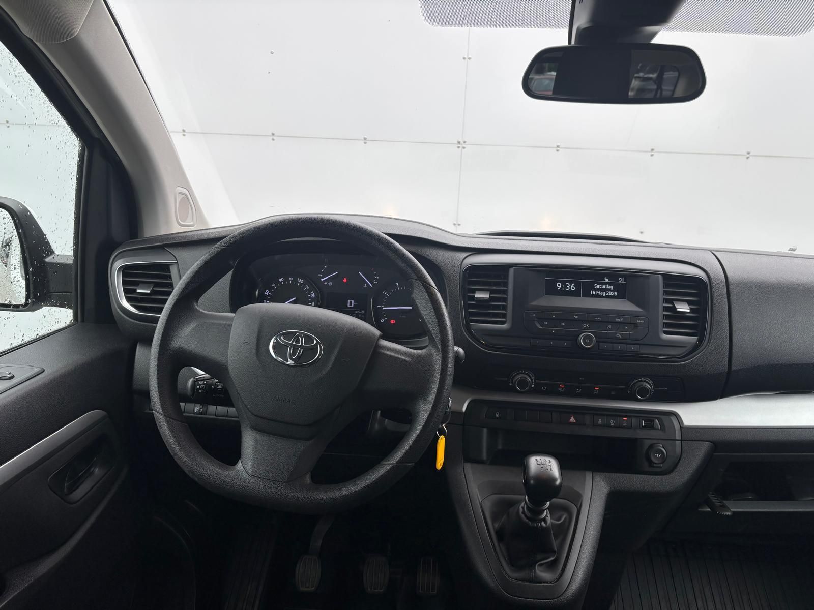 Toyota Proace, 2,0 D-4D L2 - fotka 5