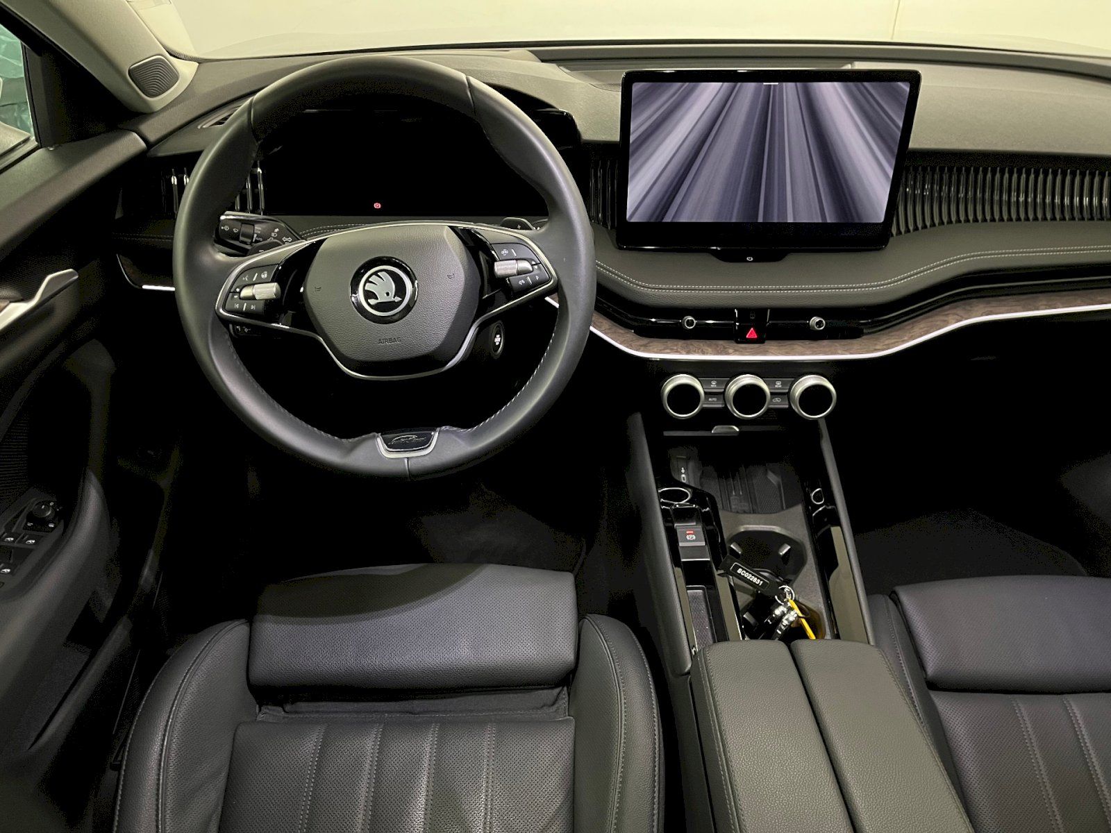 Škoda Superb, 2.0 TDI 110 kW A7F L&K - fotka 5
