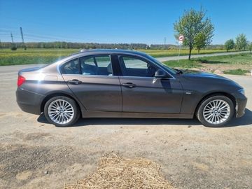 320d Luxury Line (F30)