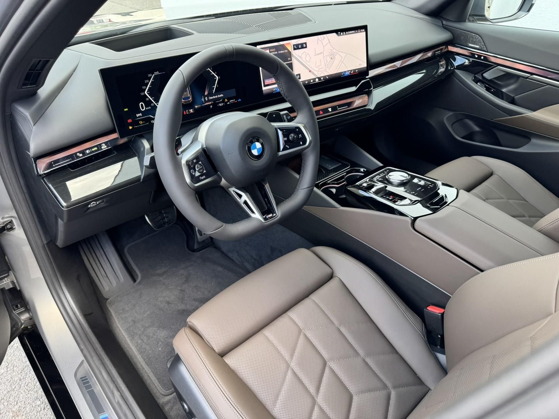 BMW Řada 5, 540d  xDrive Touring - fotka 5