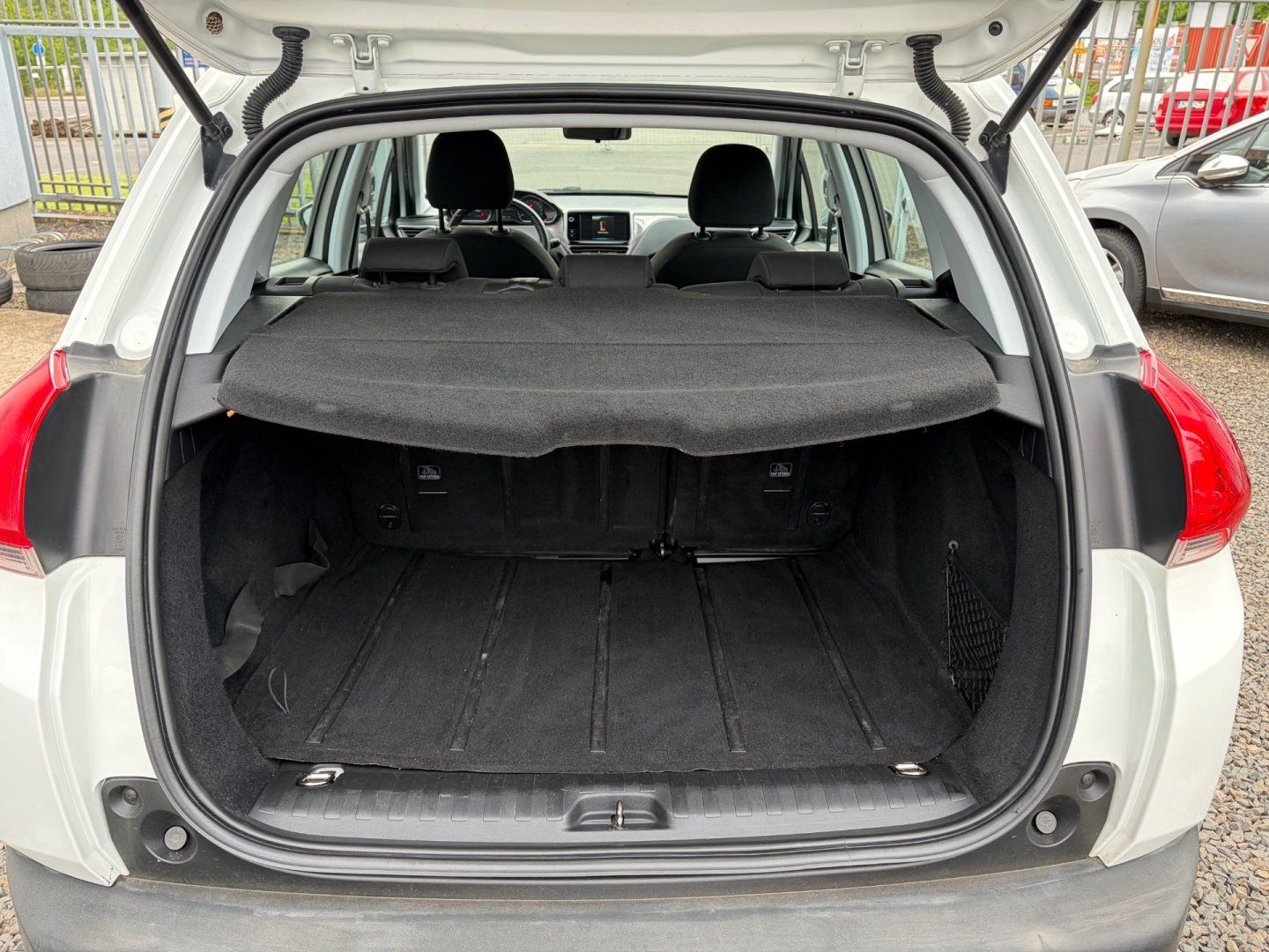 Peugeot 2008, 1,6 88kW, SERVISKA - fotka 5